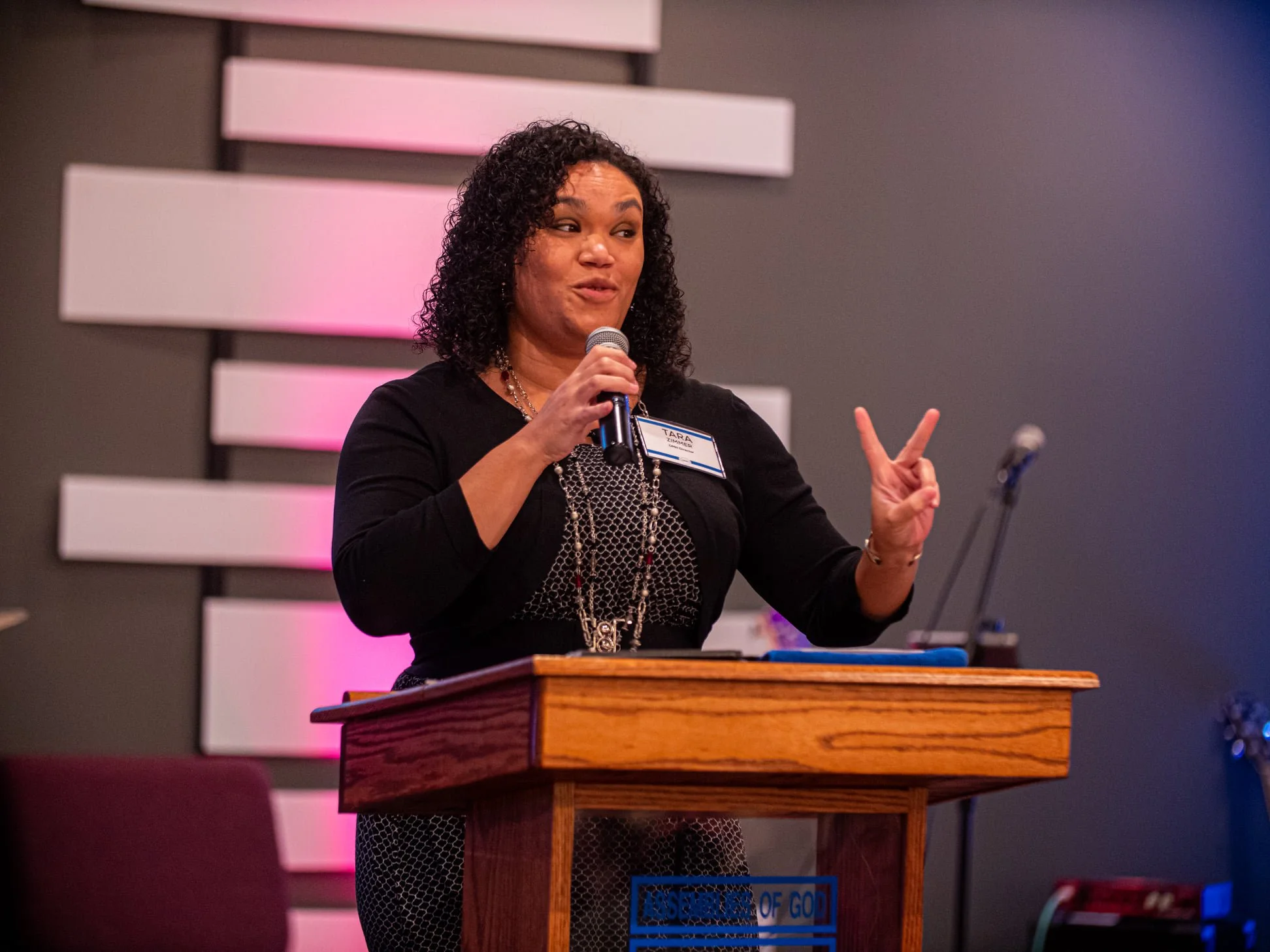 Tara-Zimmer: Speaker-Writer-Podcaster-Female-Pastor-Coach.jpeg