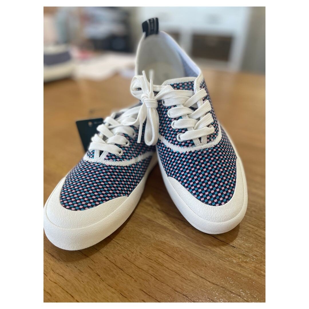 We have a wonderful range of fashion sneakers that have recently arrived at The Corner - just in time for spring!

#tenterfield #visittenterfield #emusneakers #fashionsneakers #summershoes