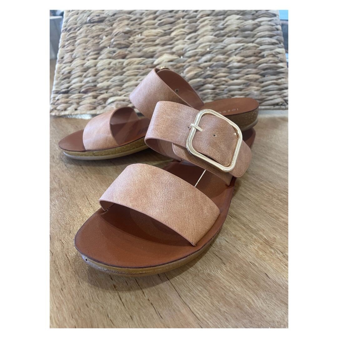 Get ready for spring with our new range of Los Cabos slides. 

#tenterfield #visittenterfield #tenterfieldtrue #summershoes #summerslides