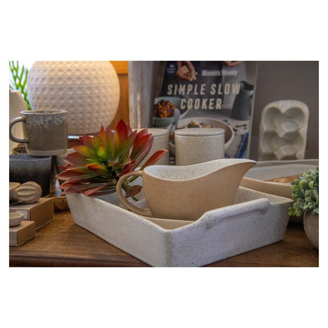 Serve up a Sunday roast in style with this beautiful baking dish and gravy jug by @robertgordonpottery.

#ceramicware #forthekitchen #sundayroast #gravyjug #tenterfield #visittenterfield