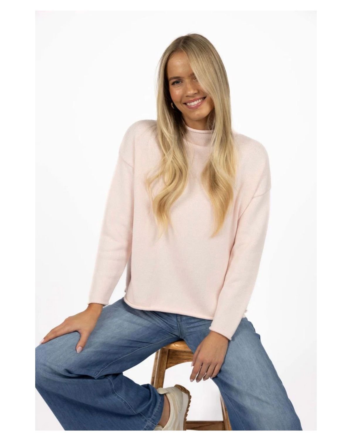The Corner has a beautiful range of knits and denim so autumn is sorted!
Part of the new season range by @humiditylifestyle 

The Corner Life &amp; Style Store is open today from 9am - 02 6736 1812

#tenterfield #thecornerlifeandstylestore #experienc