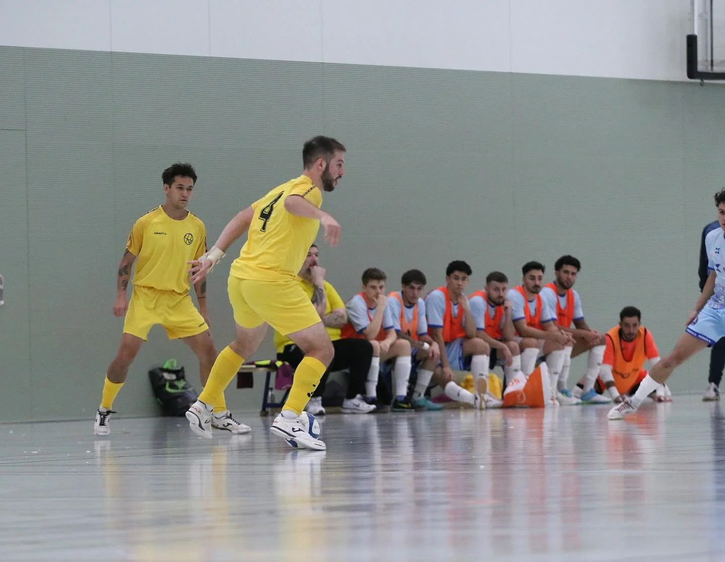Impressionen des Cupspiels gegen @futsal_maniacs 💪

📸 by @photos.by.annick 🫶

#AllezRacing #GoBananas #Futsal #FutsalZurich #FutsalSchweiz #RacingClubZurich #RCZ #SwissFutsalCup #FVRZFutsal #PlayFutsal