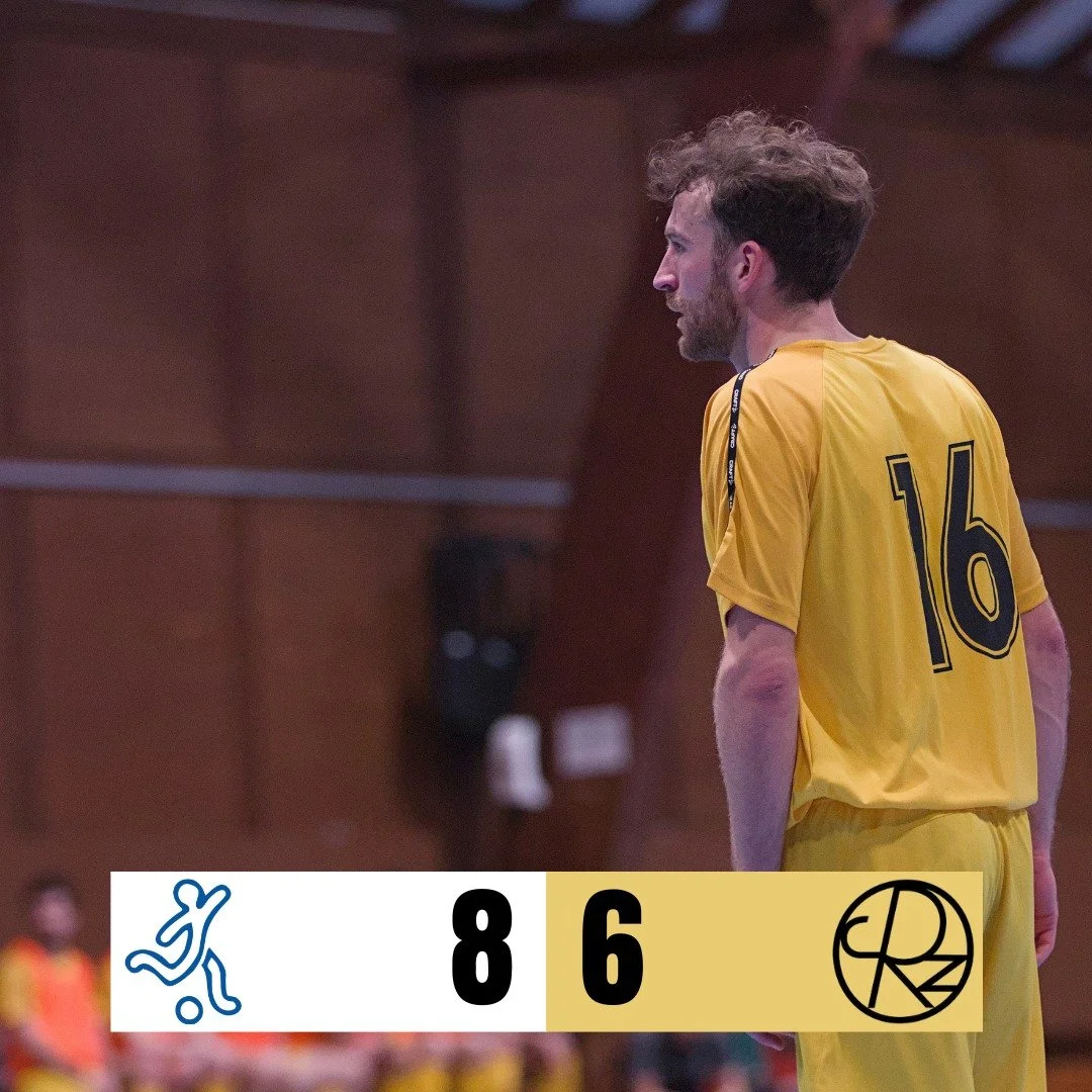 Niederlage in W&uuml;renlos 😢

In einer torreichen Partie gehen die Racer leer aus. Die Auswahl des @thebluesfc_futsal gewinnt die Begegnung verdient mit 8:6 und sichert sich damit wichtige drei Punkte.

Nach den Ergebnissen der anderen Spielen der 