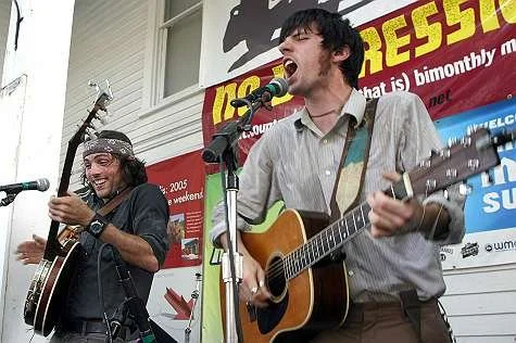 the-avett-bros-scott-left-and-seth-during-midwest-music-summit-2005_450904048_o.jpg