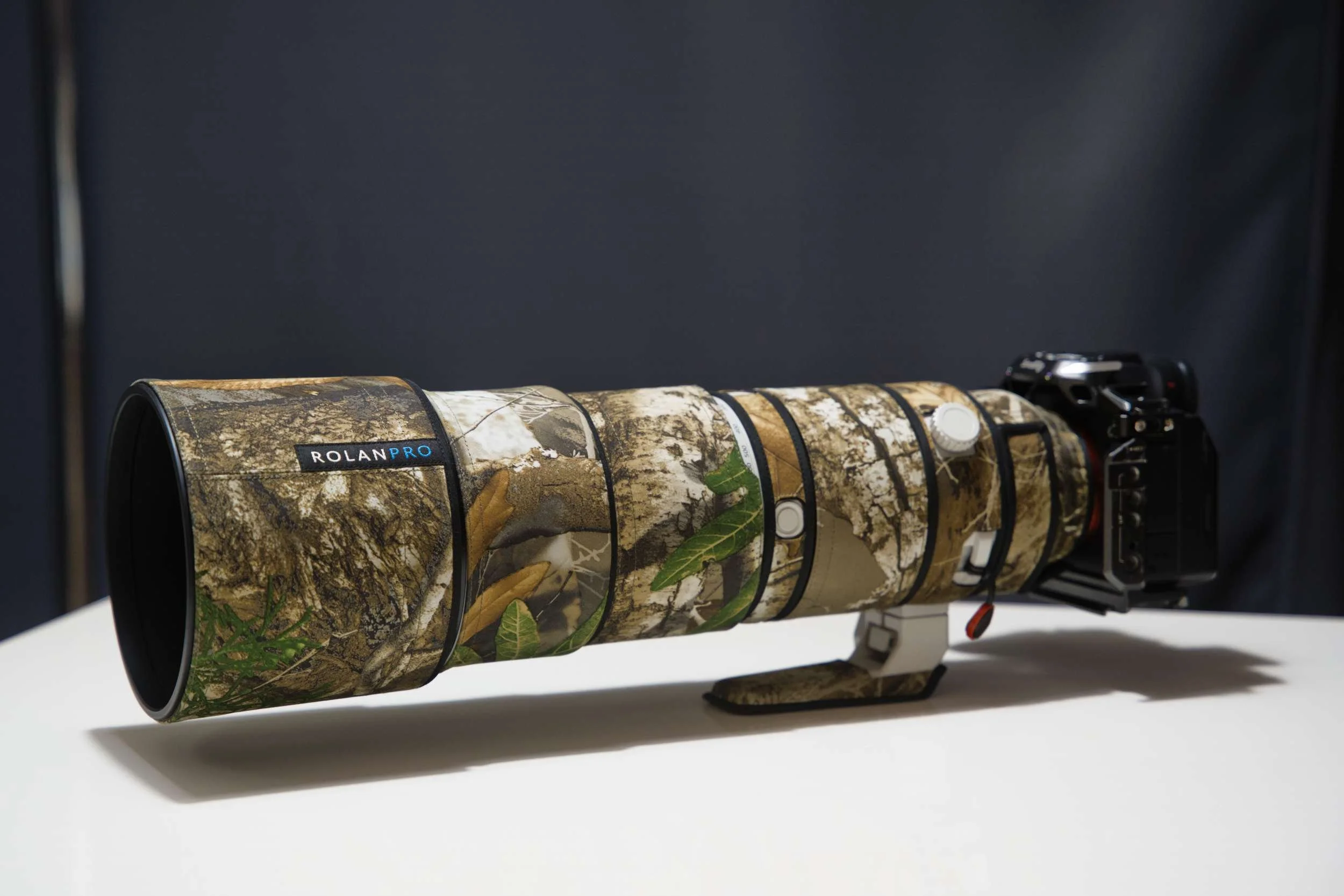 Sony FE 200–600 mm:n F5,6–6,3 G OSS with RolanPro camouflage lens cover