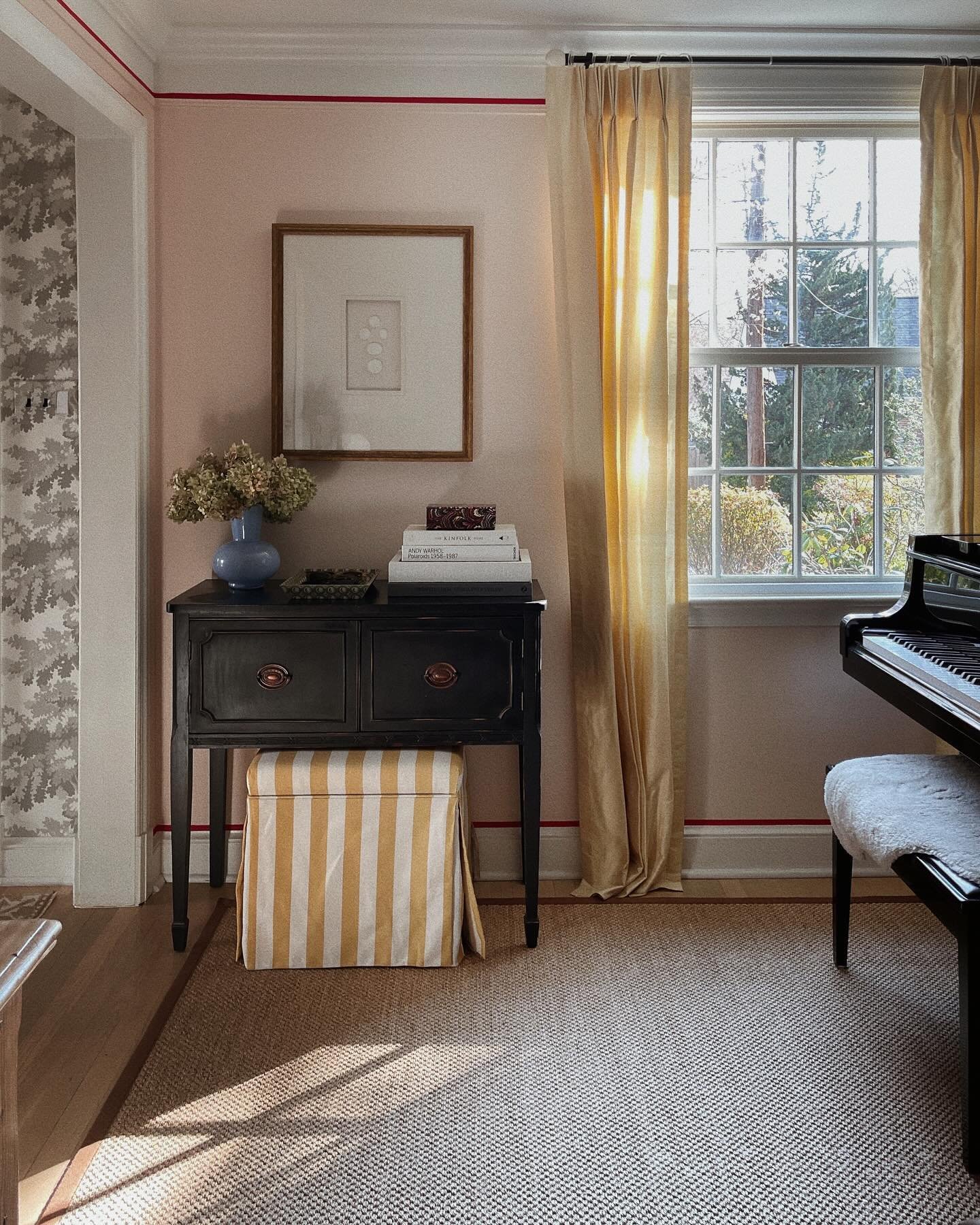 NEW RUG, NEW ME. I shared a Reel of the process to select this new custom cut sisal rug in my Living Room, which I was so excited to work with @sisalrugsdirect on fabricating! This new rug makes the room feel bigger, less choppy, and just overall mor