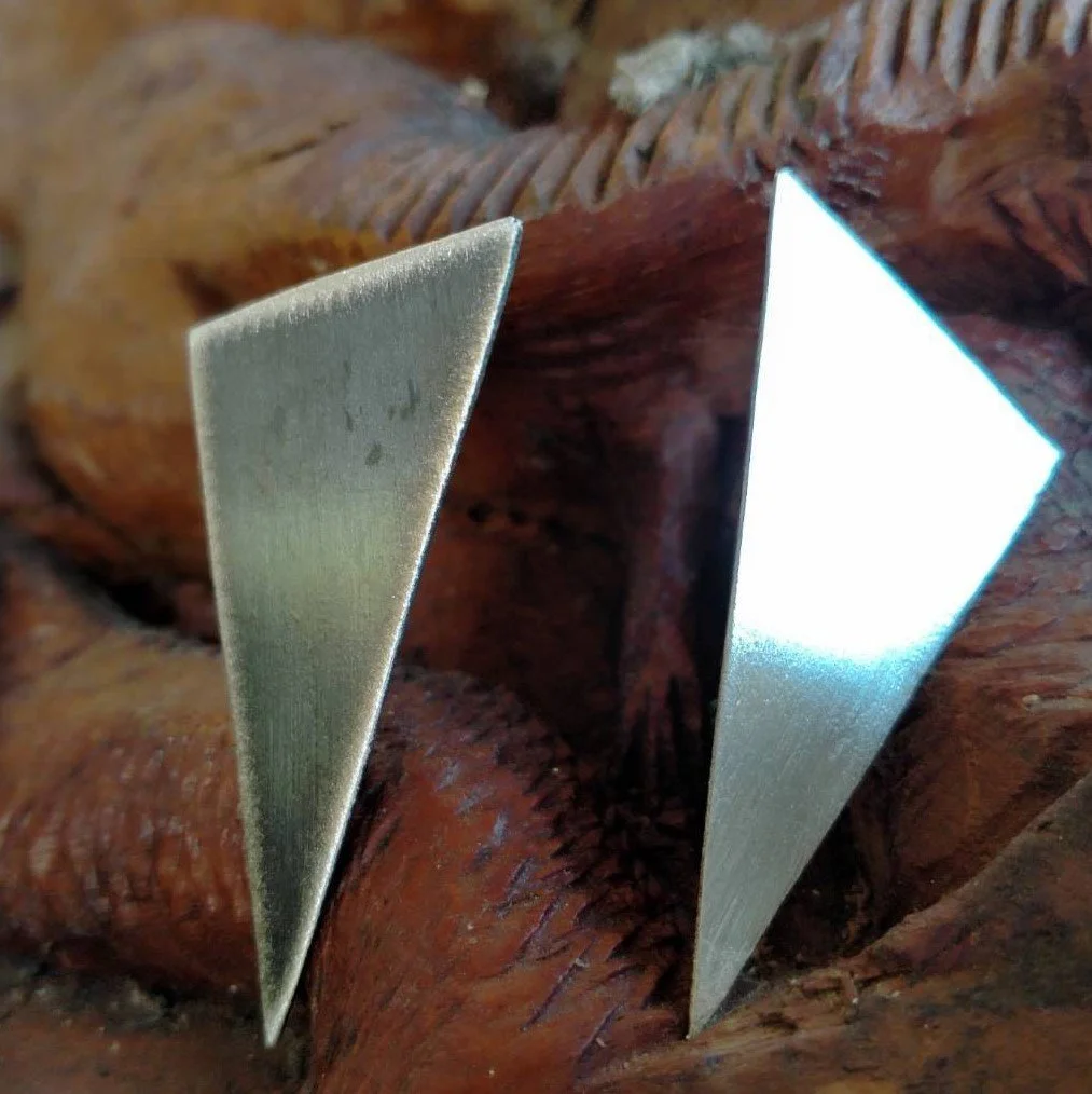 Boucles d'Oreilles Triangle Argent Brossé