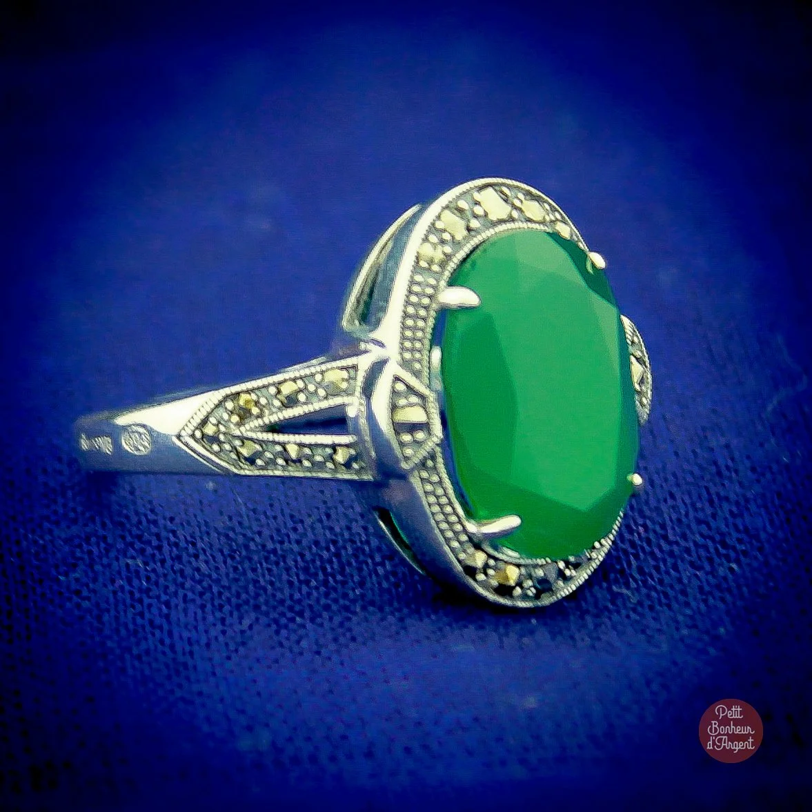 Bague Metrop Années 20 en Argent avec Agate Verte et Marcassites