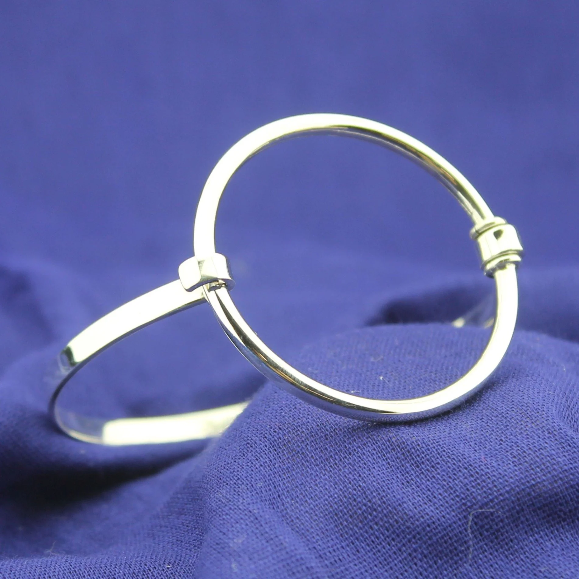 Bracelet Cercle Épure en Argent Massif