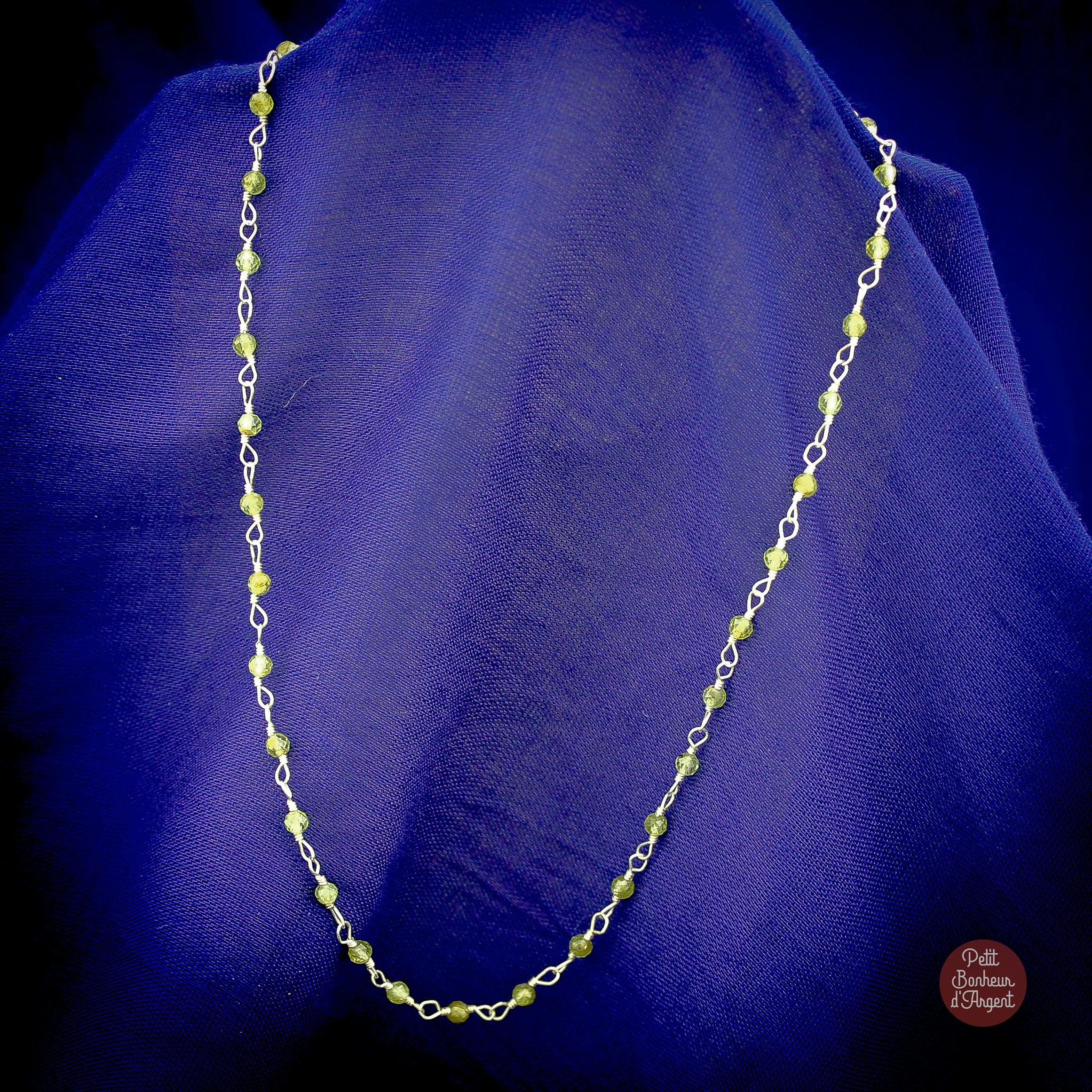 Collier Artisanal en Argent et Perles Péridot