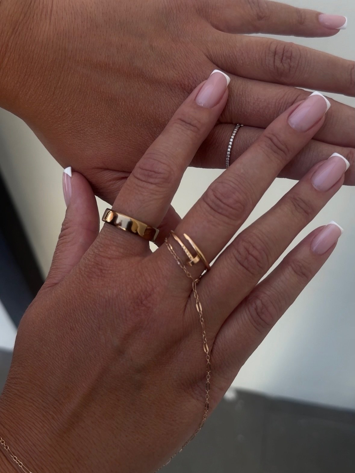Cheaper isn&rsquo;t always CHEAPER ! 

There&rsquo;s no shortage of fast, cheap nail salons that use low grade products and unskilled technicians. 

We&rsquo;re the salon that takes pride in each and every appointment, the salon whose techs are prope
