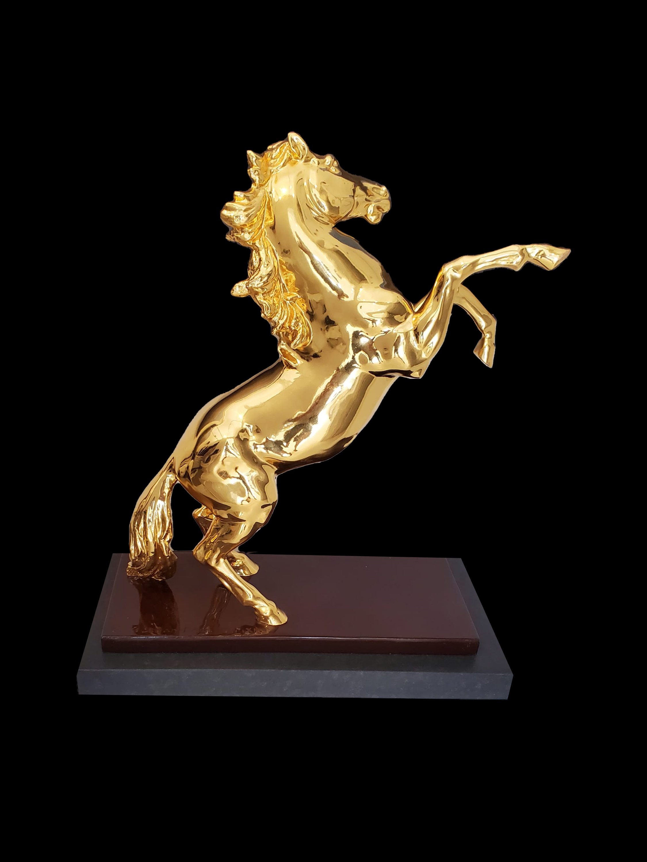 Golden Horse Caballo dorado gines serran pagan oscar molina gallery new york fine art southampton ny hamptons 2.jpg