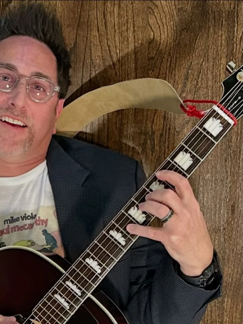 We have a couple of updates to share for our lineup today:
Unfortunately Babbly Bird can no longer join us today.
But great news! @michaelglaziermusic is going to join us at Porch 19 (228 Hilton Ave.) from 1-3 pm. Michael is a singer songwriter wh