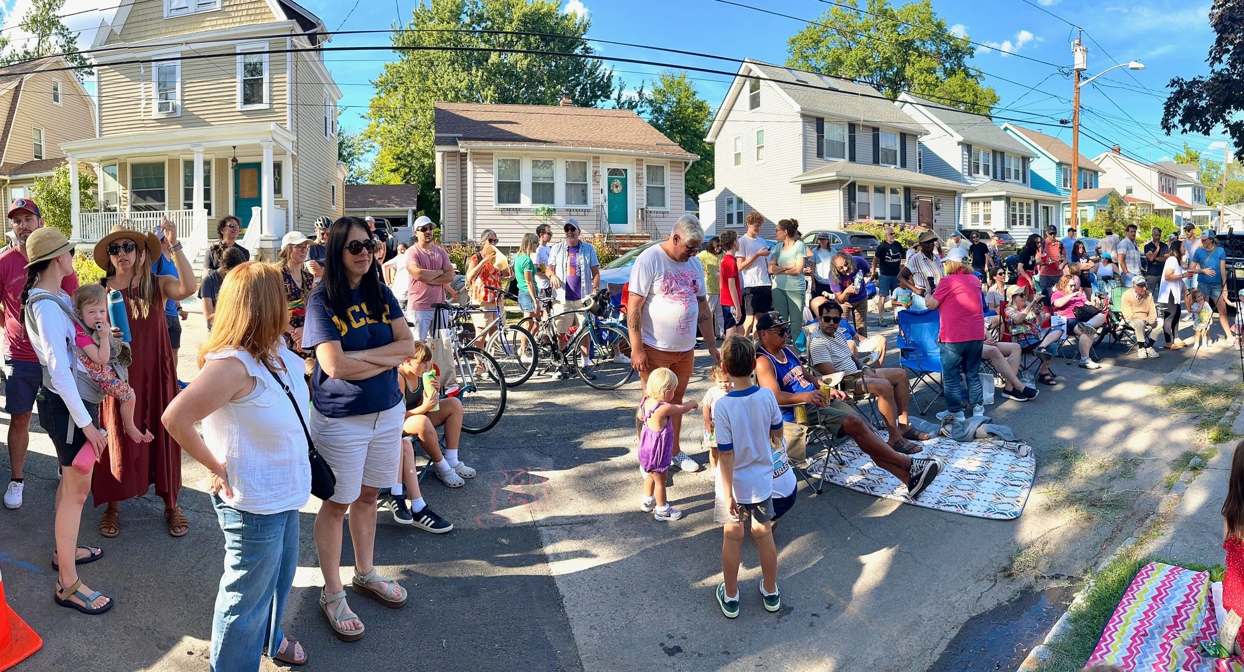 ☀️🎸 TODAY IS THE DAY! 🎸☀️

Maplewood Porchfest 2026 is officially here, and it is an absolutely beautiful day for live music! Grab your bikes, scooters, or walking shoes, and head down to the Hilton neighborhood for an incredible afternoon of music