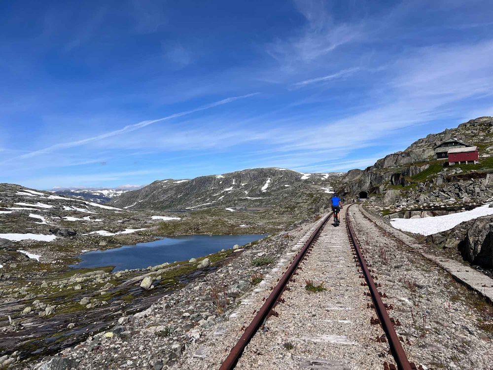 Riding-Rallarvegen-Norways-best-cycle-route-u.jpg