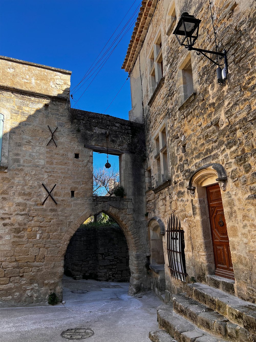 Viens-Hilltop-Village-Provence-3.jpg