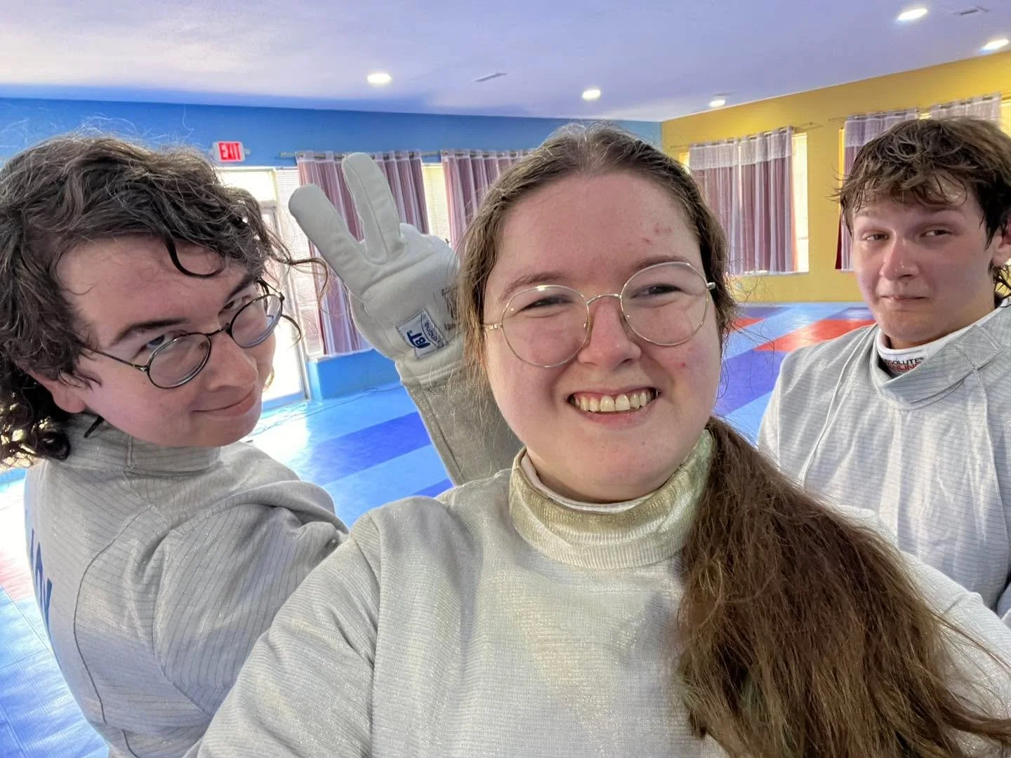A little selfie from our class for our midday class yesterday! 

Jamie and Whyatt each work second-shift and take lessons during the day before work. Fence St. Louis sometimes hosts a full class for them as well - and yesterday Coach Annamaria jumped