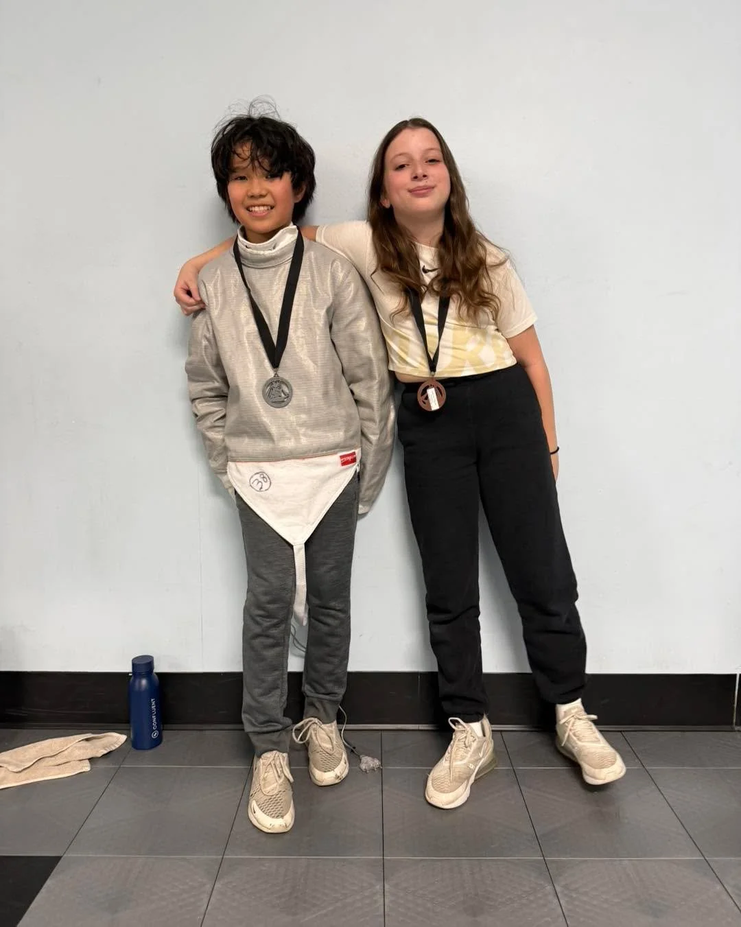 We would like to congratulate all of our fencers who competed in Wentzville this past Sunday! Sharing some of our notable results below.

Y12 Mixed Saber:
🥈 Ethan
🥉 Ruby

Senior Women&rsquo;s Saber:
🥇 Lillian
🥉 Lily
🥉 Kendy

Senior Mixed Saber:
