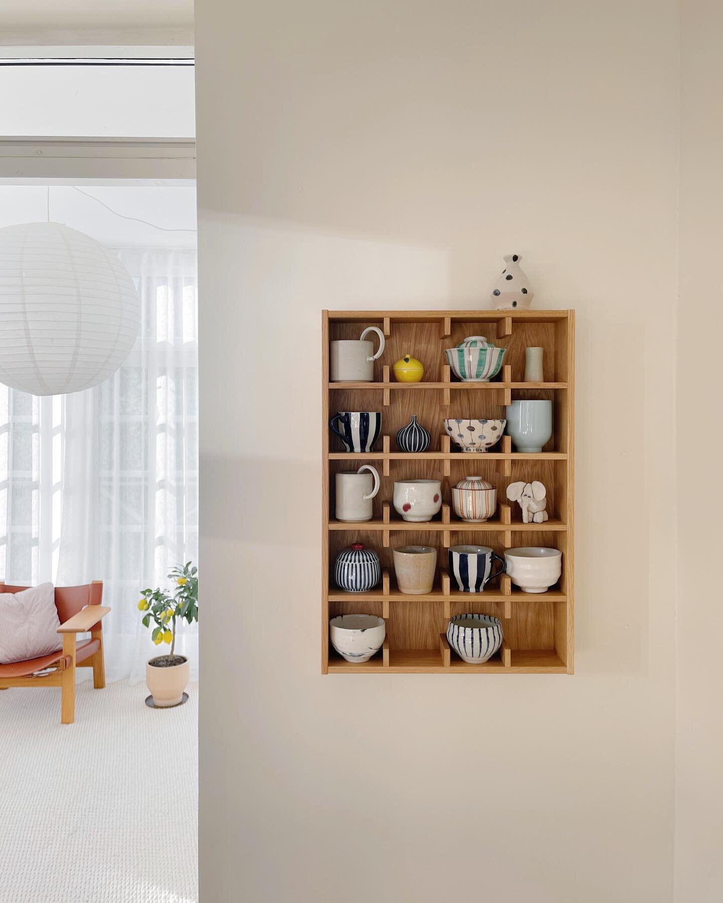 Advertisement &mdash; GIVEAWAY of a beautiful shelf by @saetter_copenhagen ☕️

This cup shelf has been on my wishlist for a while now, and I&rsquo;m so happy to give away a similar one to one of you guys! 

Caroline, the founder behind @saetter_copen
