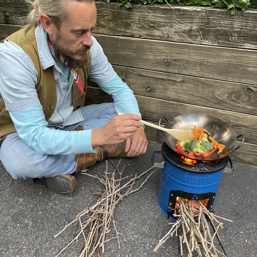 How to Make an Off-Grid Cooking Stove (ROCKET STOVE) From 25 Bricks ...