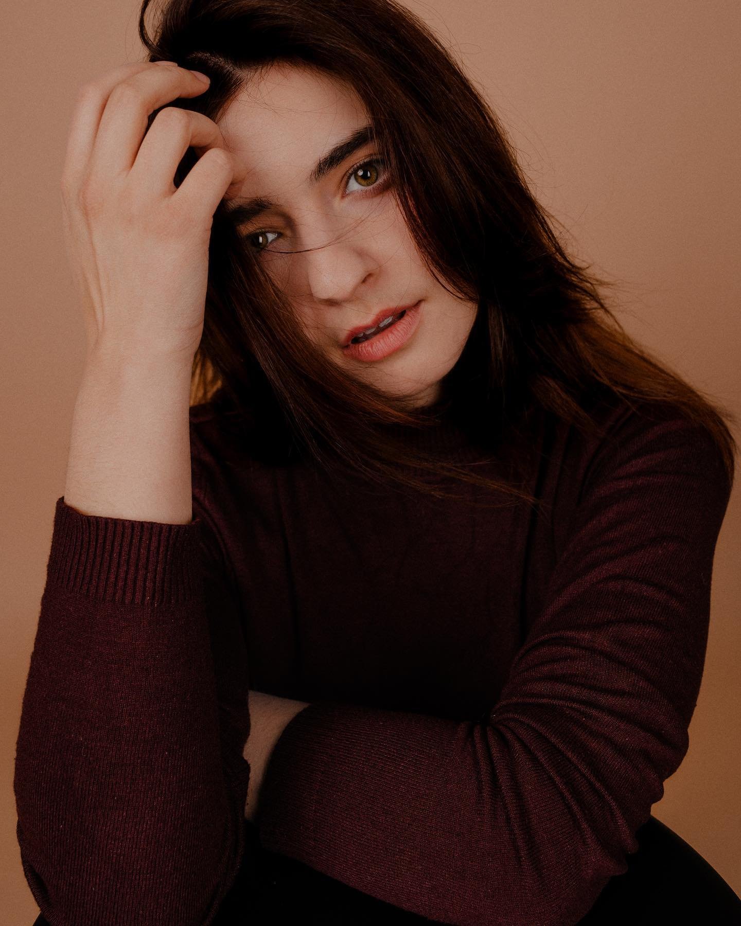 Teaming up and Exploring the Studio Together for the First Time.

📸 Photography: #uniqful
💄 Makeup: @balance_fem 
🎥 Filming: Hoang Le
👩&zwj;🎨 Models: @orianeponce