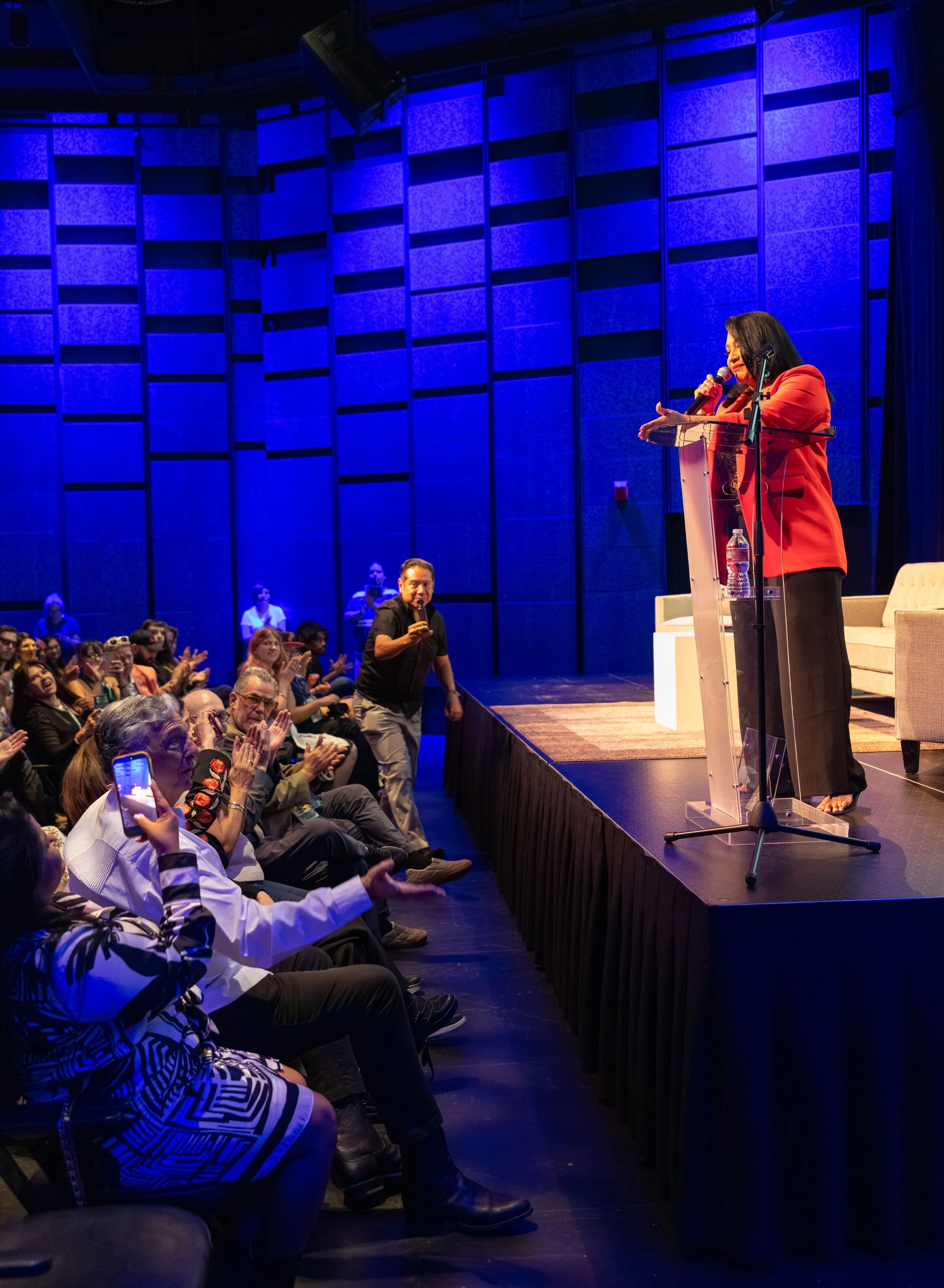 SUZETTE QUINTANILLA PRESENTS LIFETIME ACHIEVEMENT TO GREGORY NAVA.jpg
