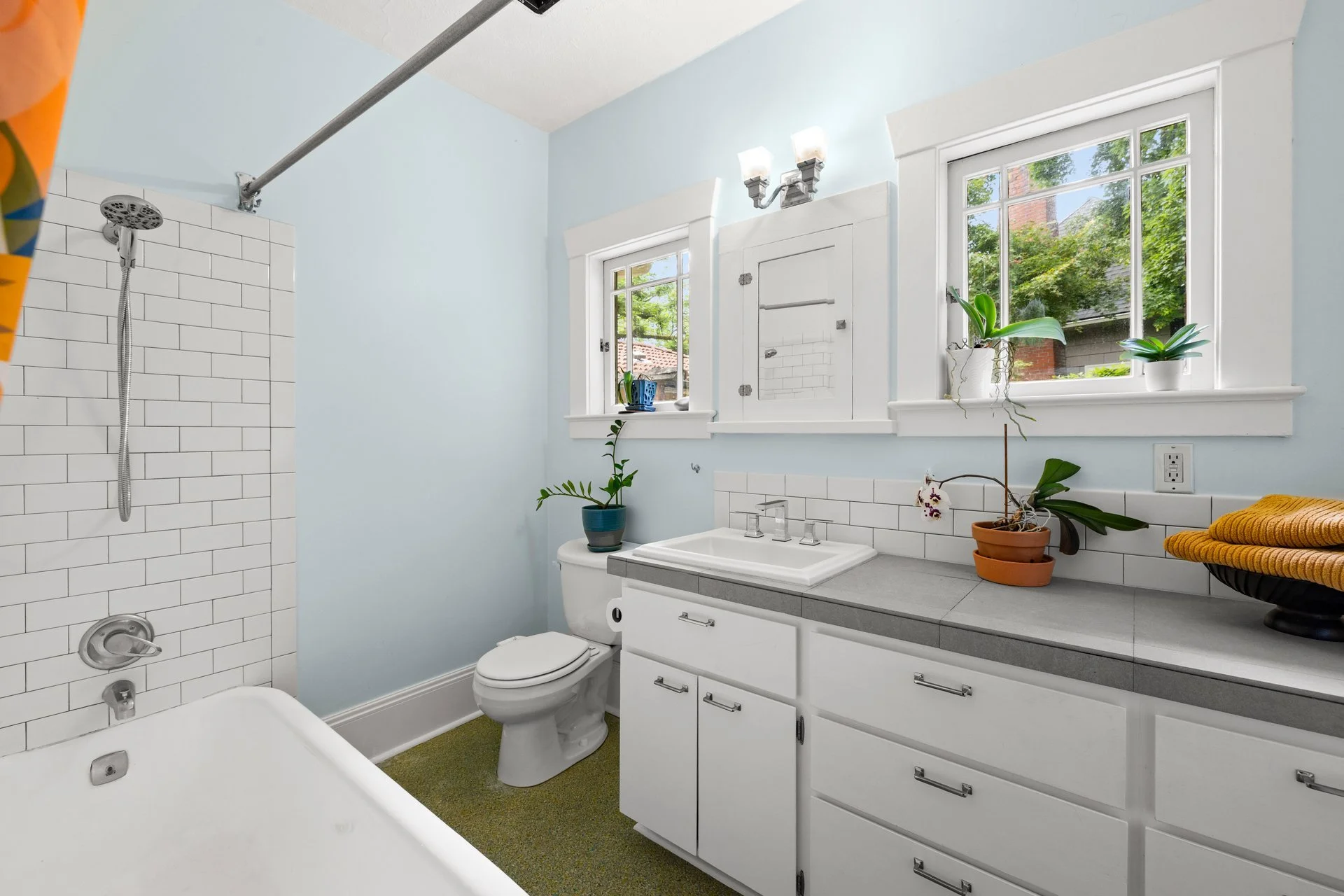 048-4246NortheastHoytStreet-Portland-OR-97213-SMALL.jpg