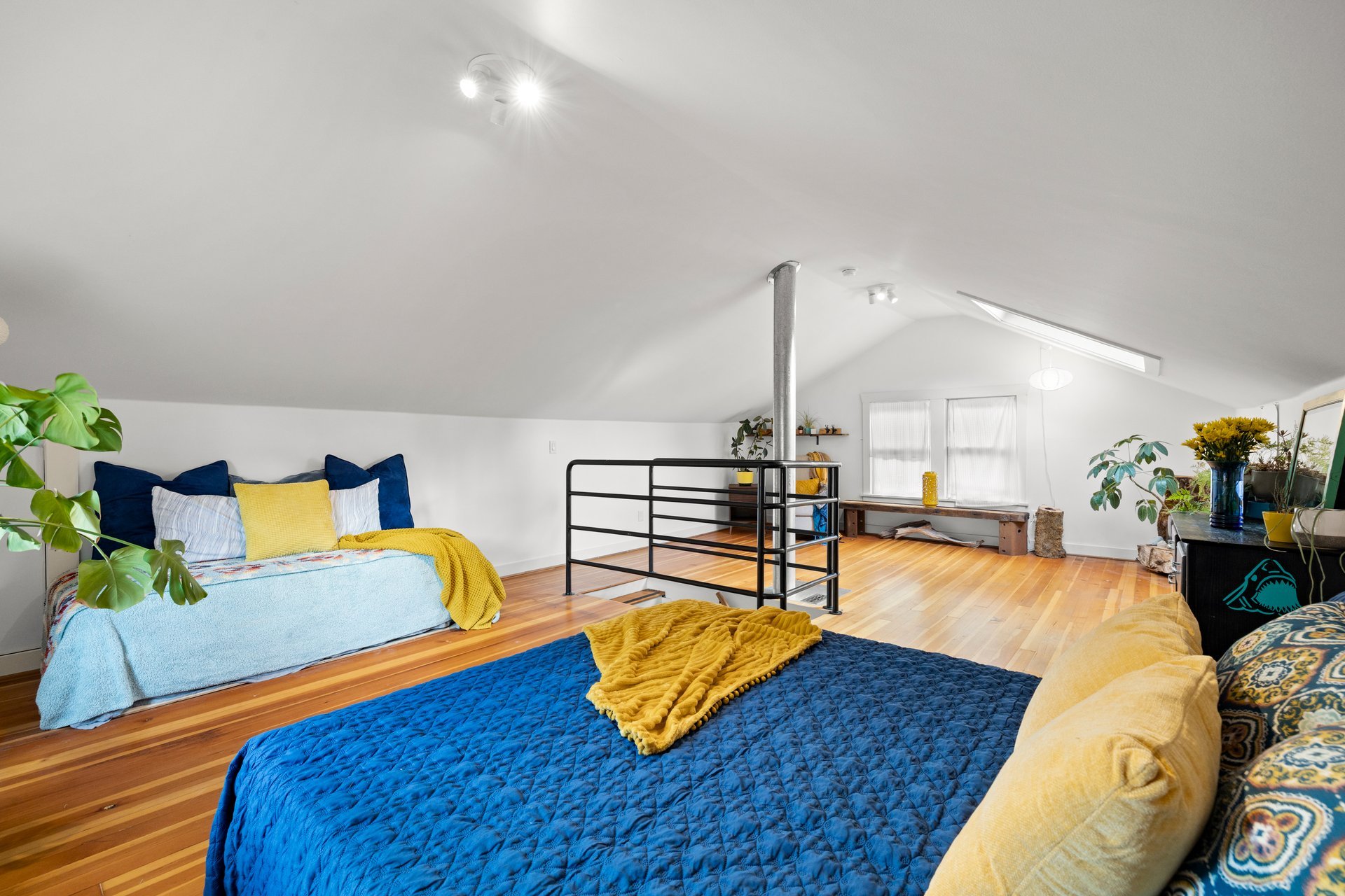 050-4246NortheastHoytStreet-Portland-OR-97213-SMALL.jpg