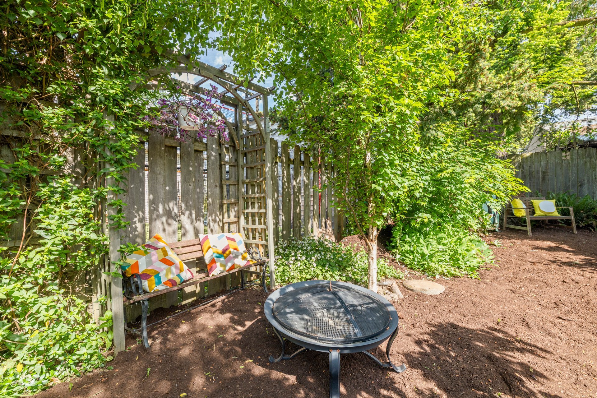 047-4009Southeast48thAvenue-Portland-OR-97206-SMALL.jpg