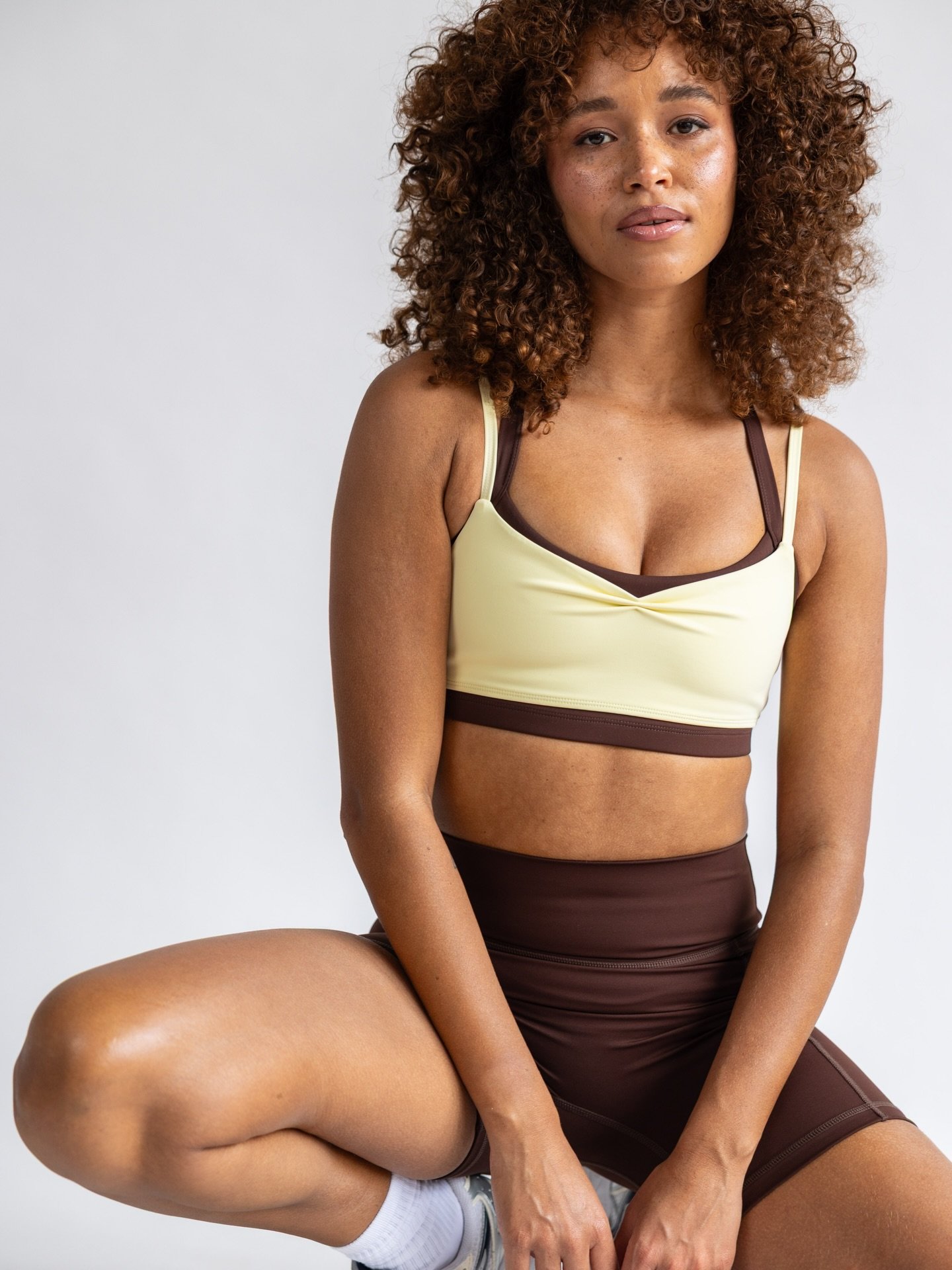 When life gives you lemons, dip them in chocolate 🍫🍋 @earthletica