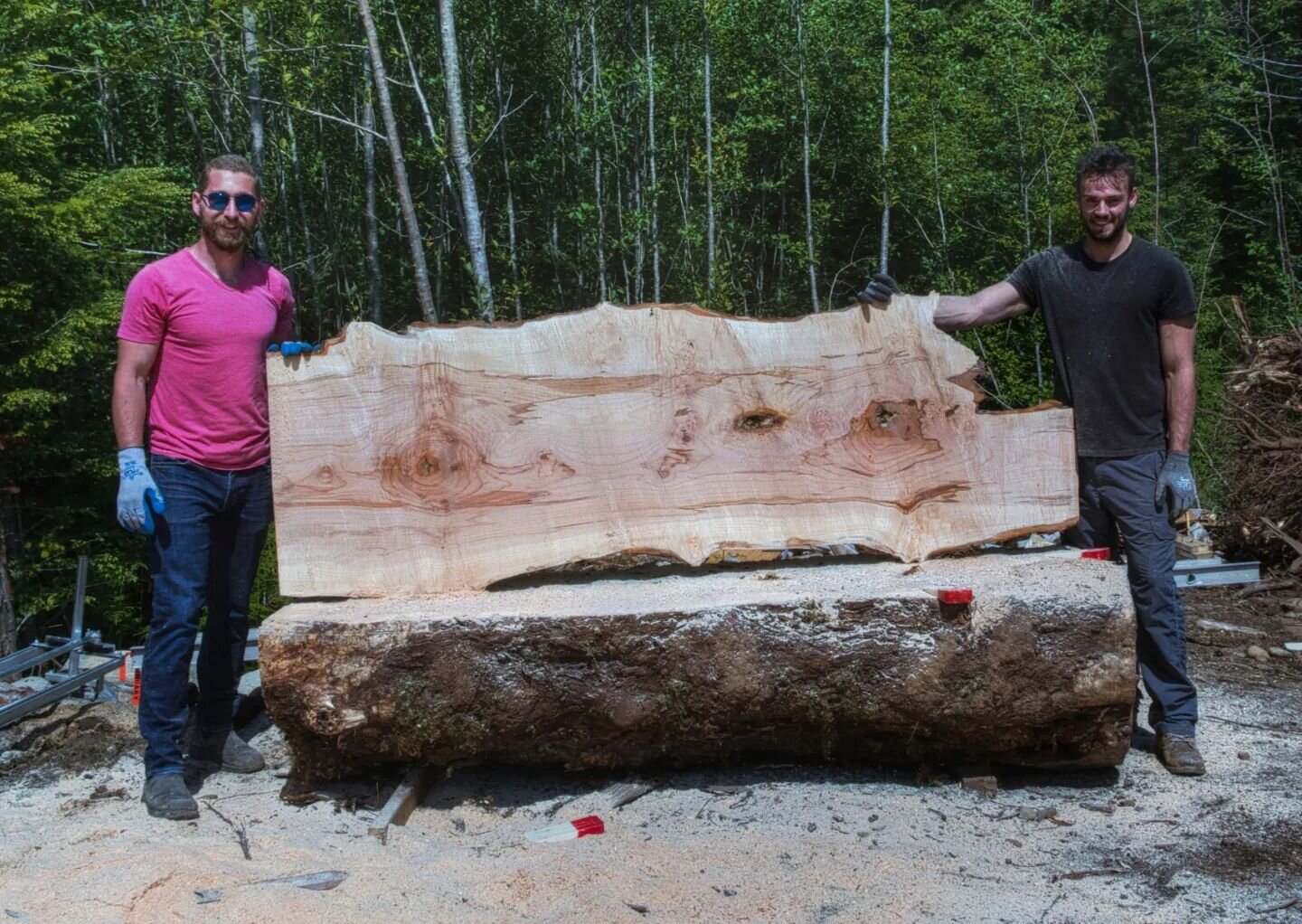 The process, milling with friends
#liveedge #liveedgetables #livedgeslabs #milling #chainsaw #chainsawmill #salvagedwood
