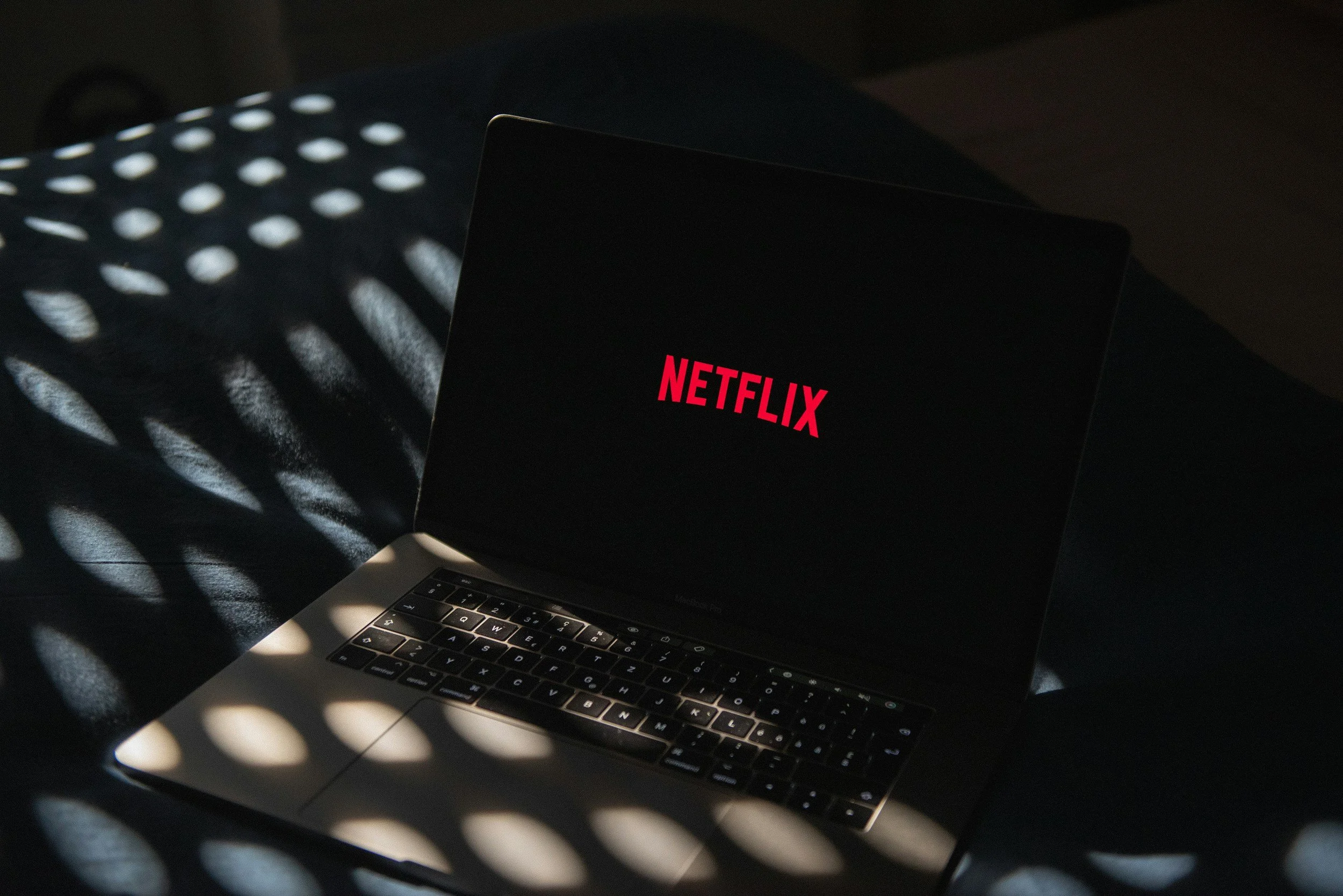 WHY NETFLIX SHOWS GET CANCELLED SO QUICKLY: INSIDE THE STREAMING ERA CONTENT CYCLE