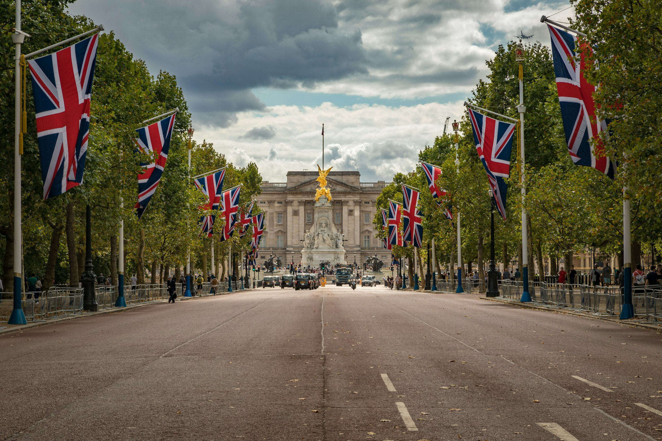 UK vs. U.S. Film Industry: A Comparative Study