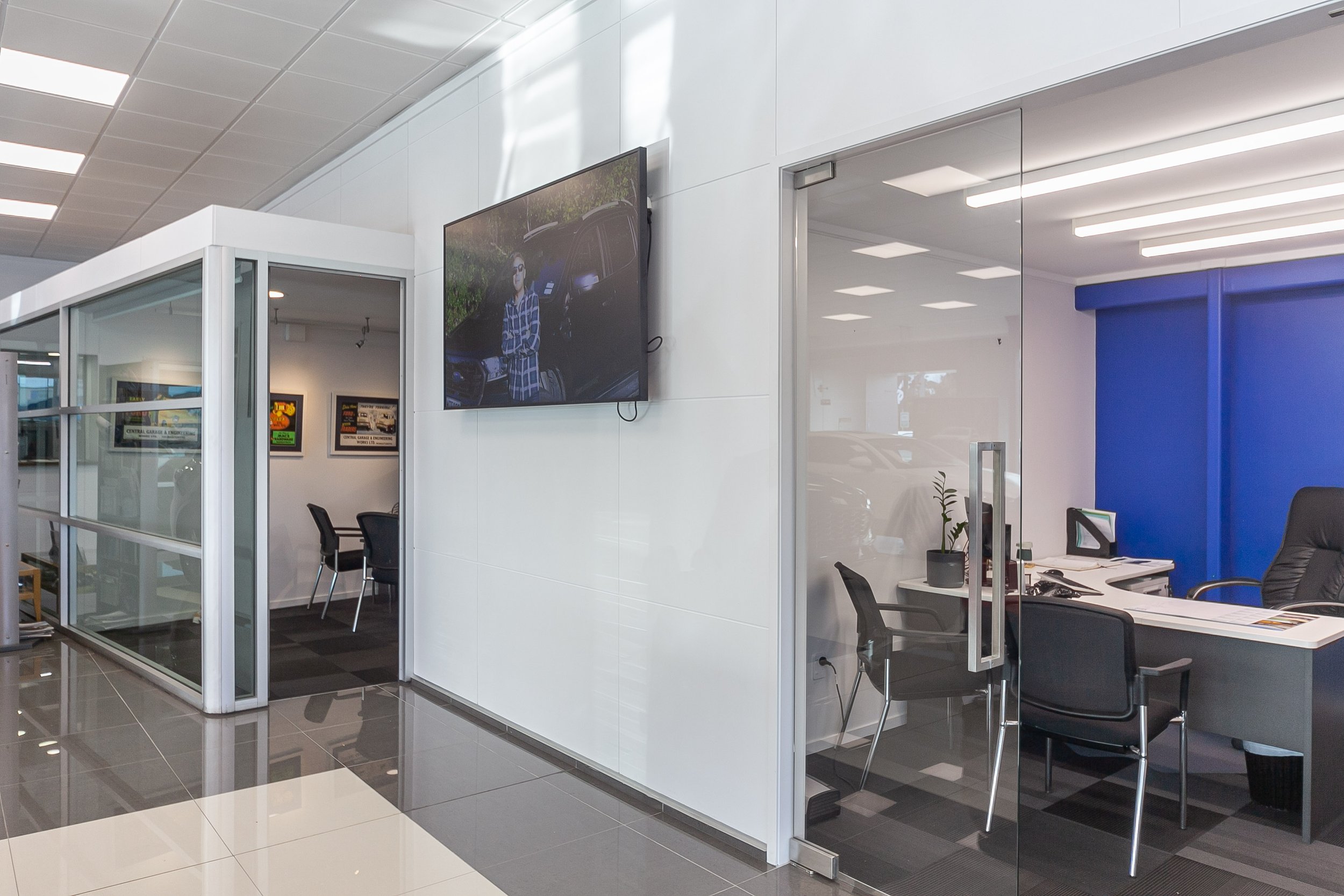 Ford.Dealership_0020-1.jpg