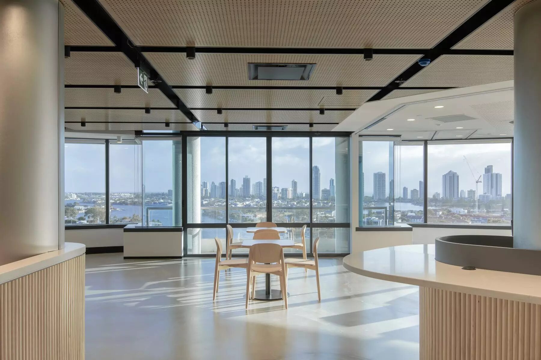 Commercial_Suspended_Grid_Ceiling_5_KPMG_Gold_Coast.jpg