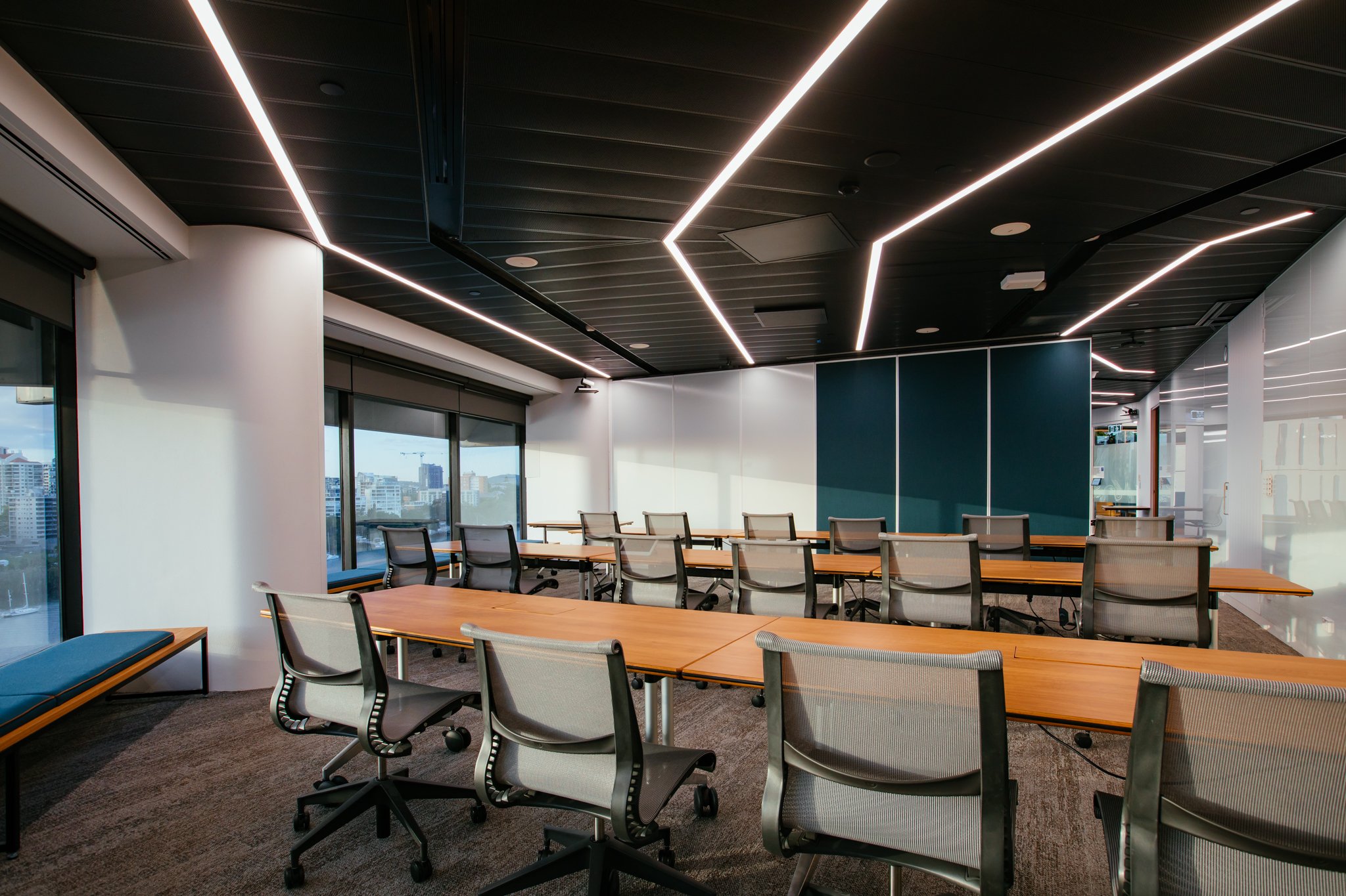 Commercial_Suspended_Grid_Ceiling_5_Westpac_Brisbane.jpg