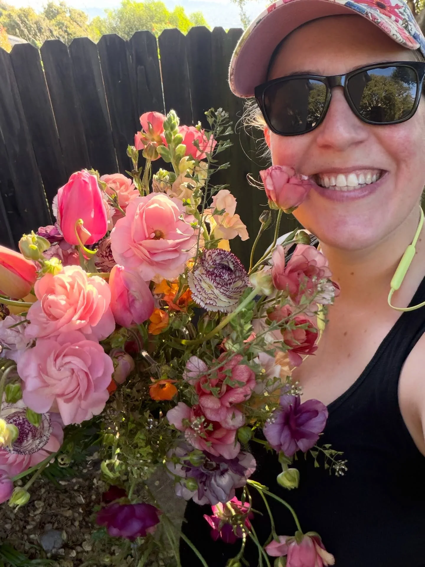 😎😎😎 happy first day of spring! From me and my winter flowers, in this summer heat wave 😅