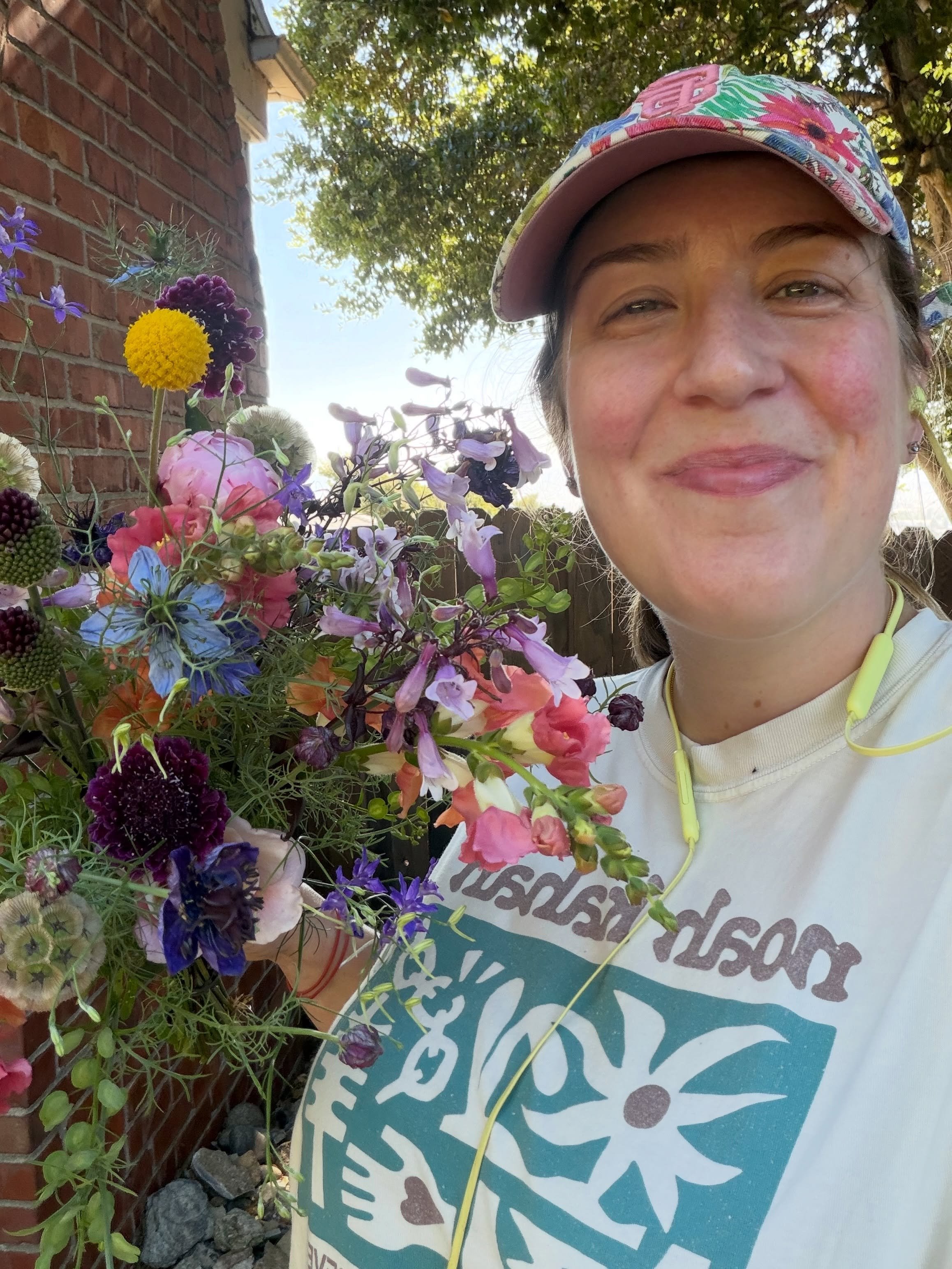 Major texture and color party this week! 🥳✨🪩

We&rsquo;re talking scabiosa, starflowers, allium, and the first of my strawflowers! Plus the end of my snaps, and the airiest larkspur from @californiabayflowercollective and the more perfect &ldquo;di