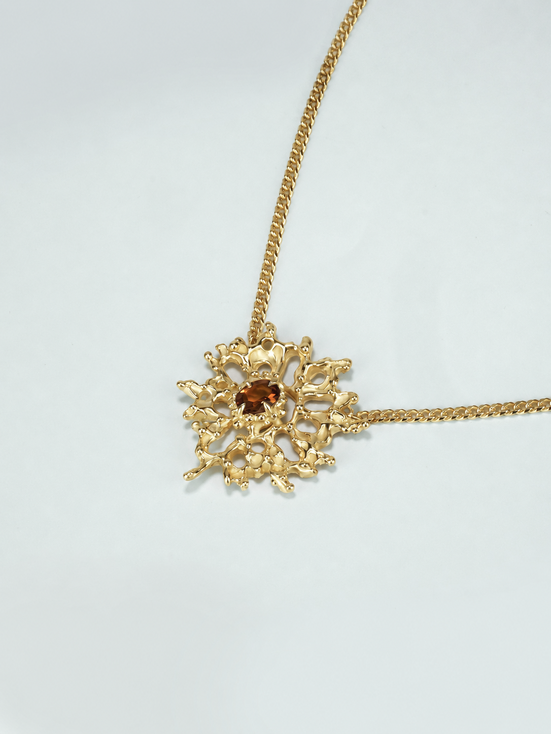 collier doré.png