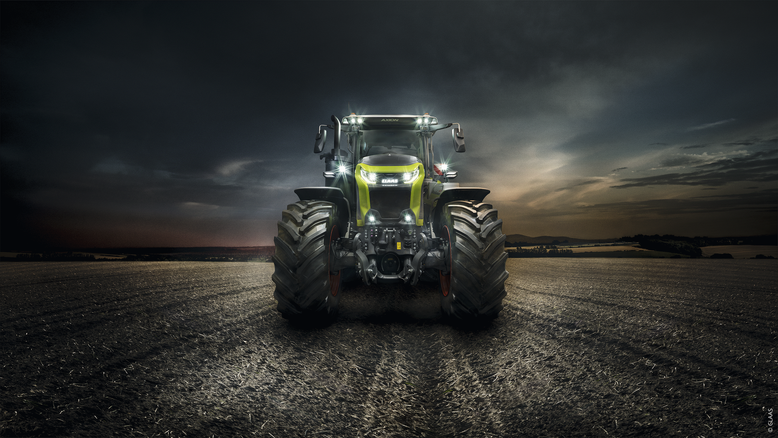 The innovative lighting solution sets new standards in combining lighting technology with brand-defining design