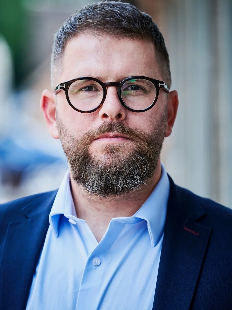 Long-distance repair problem for dealers solved