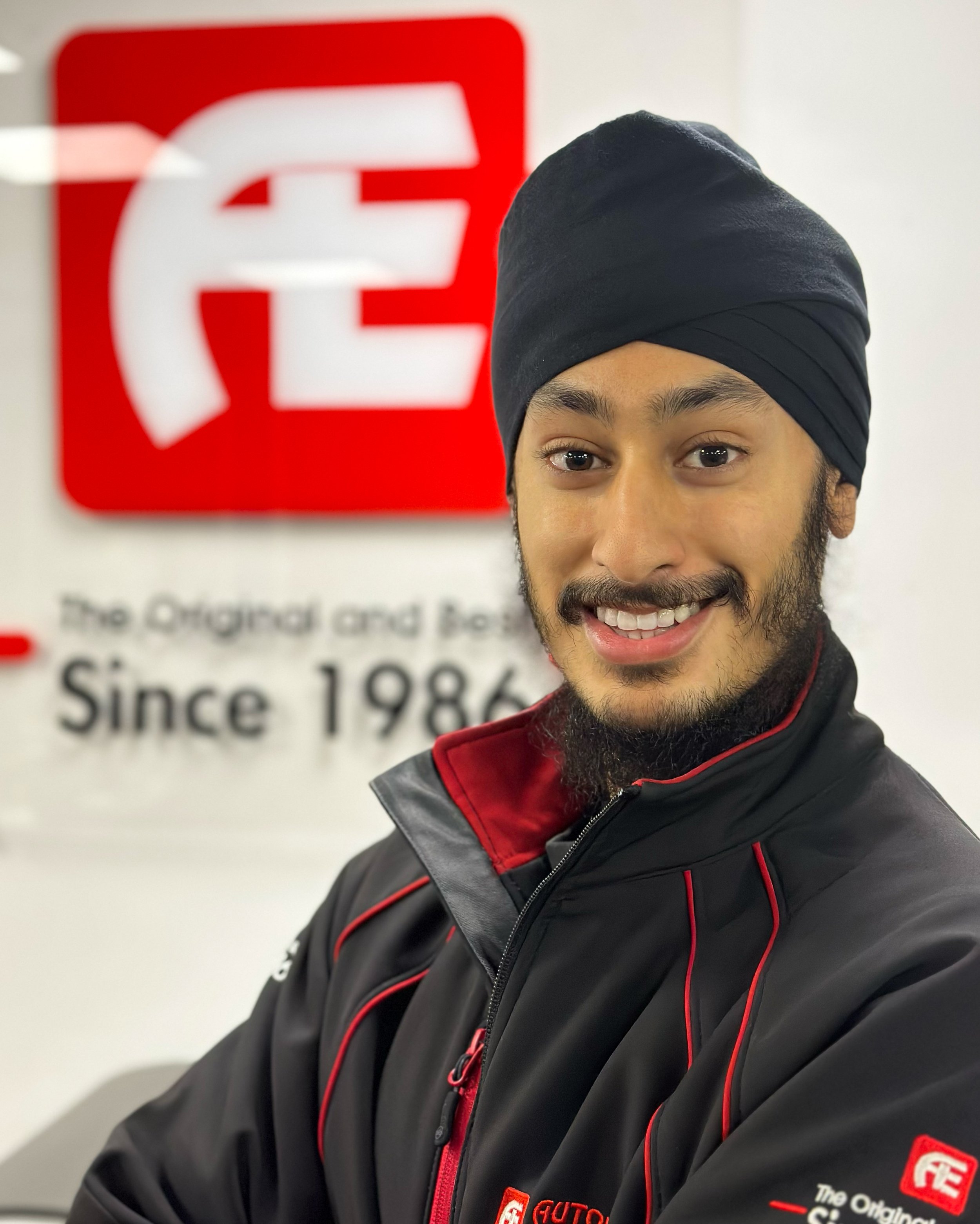 Autoelectro to balance traditions with new ideas