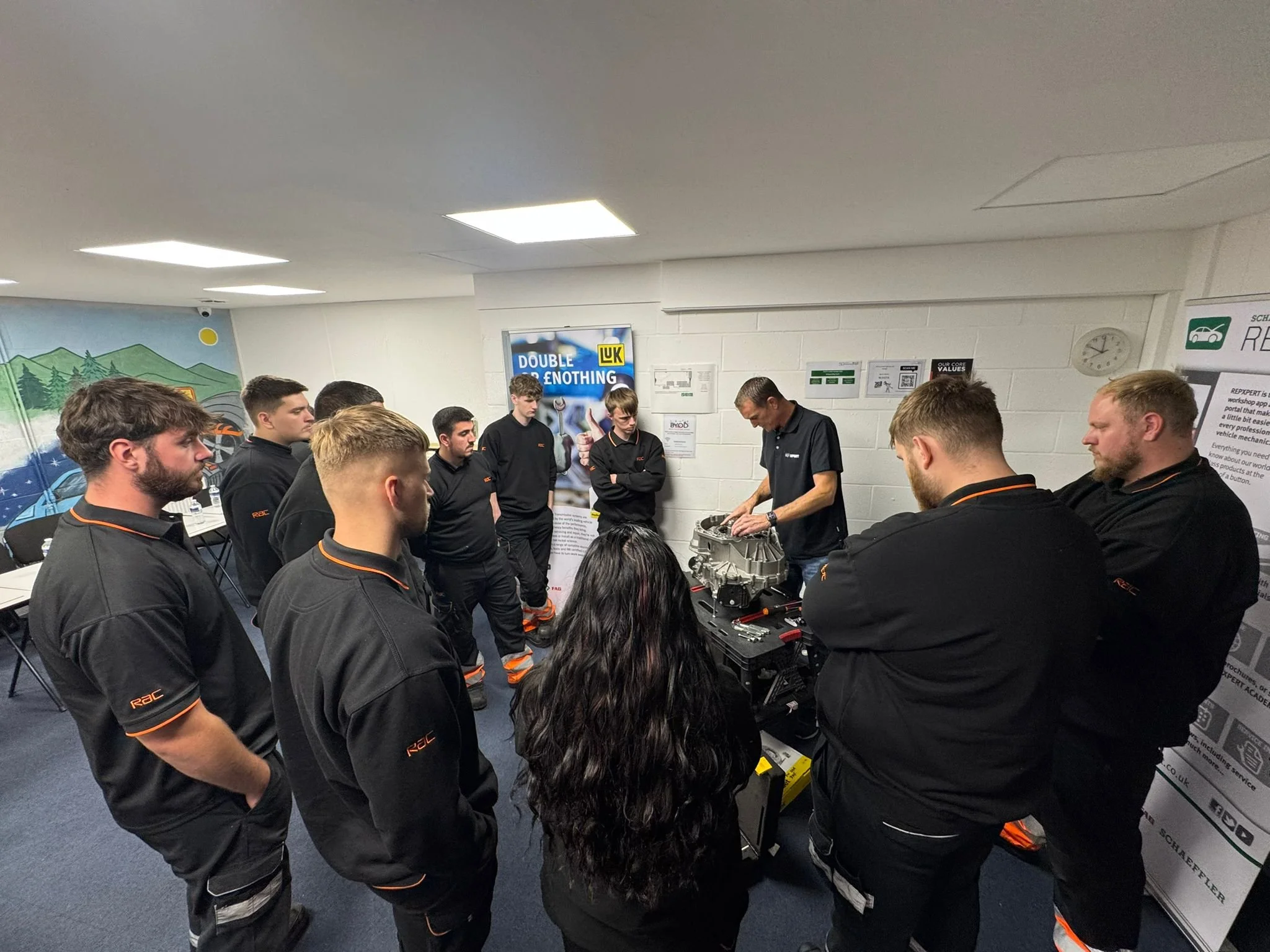 Schaeffler provides valuable training to students at NLGGTA