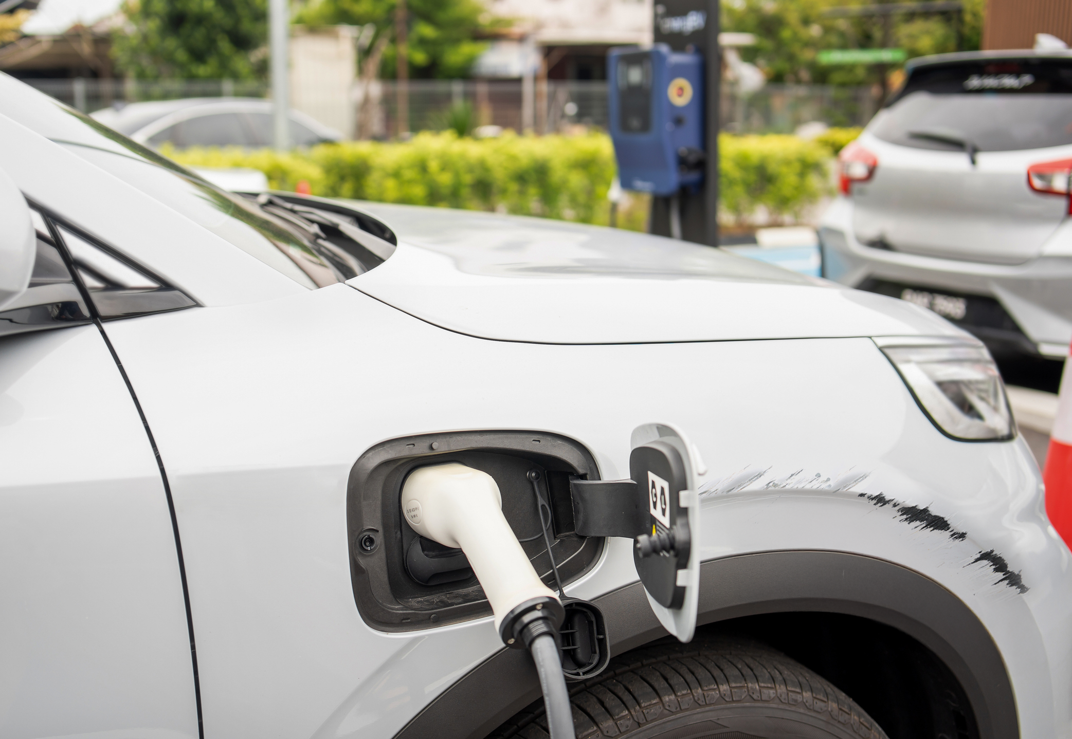 AX launches report urging reform in post-accident EV battery handling