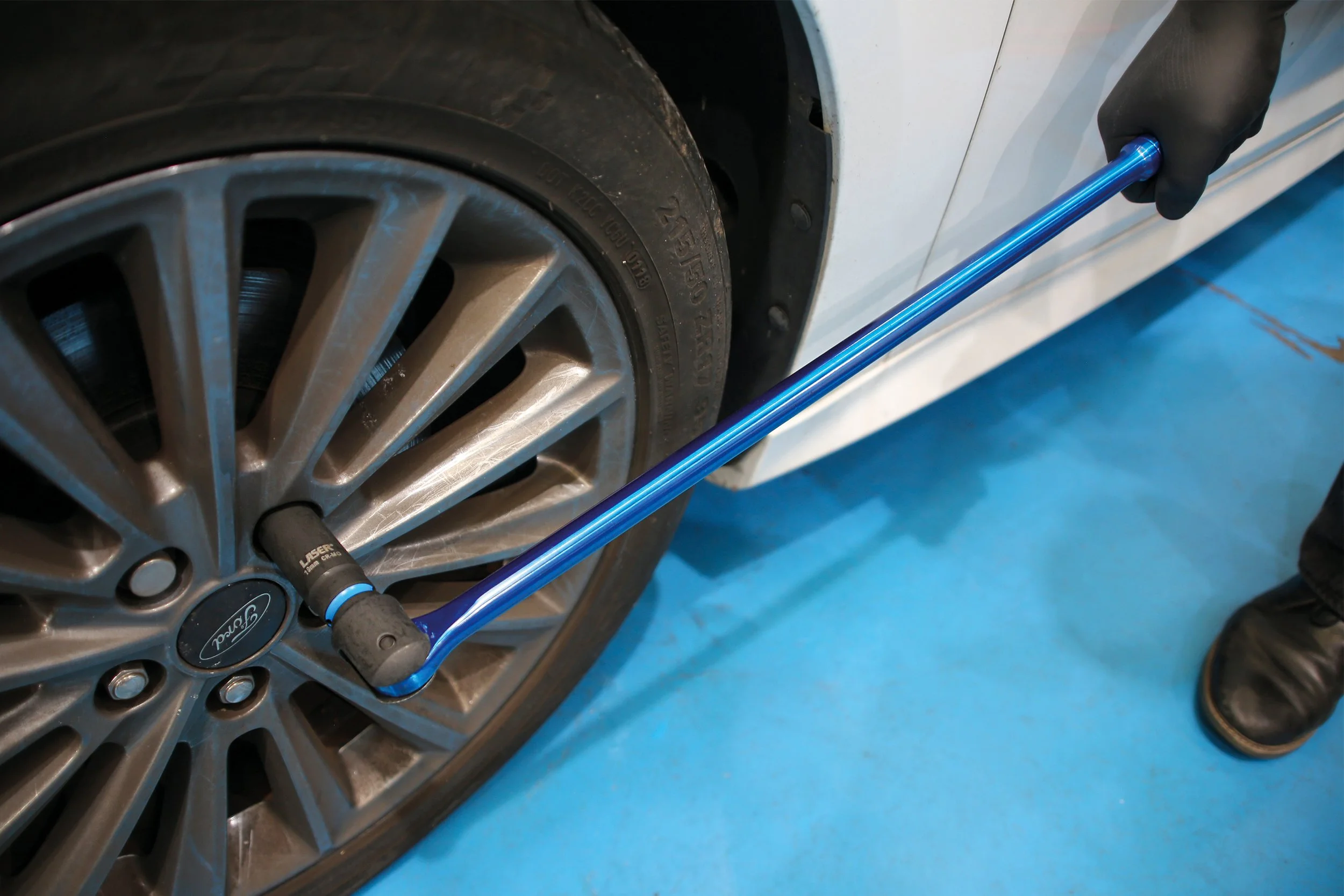 Extra reach, extra muscle — the new Laser Tools’ 600mm breaker bar