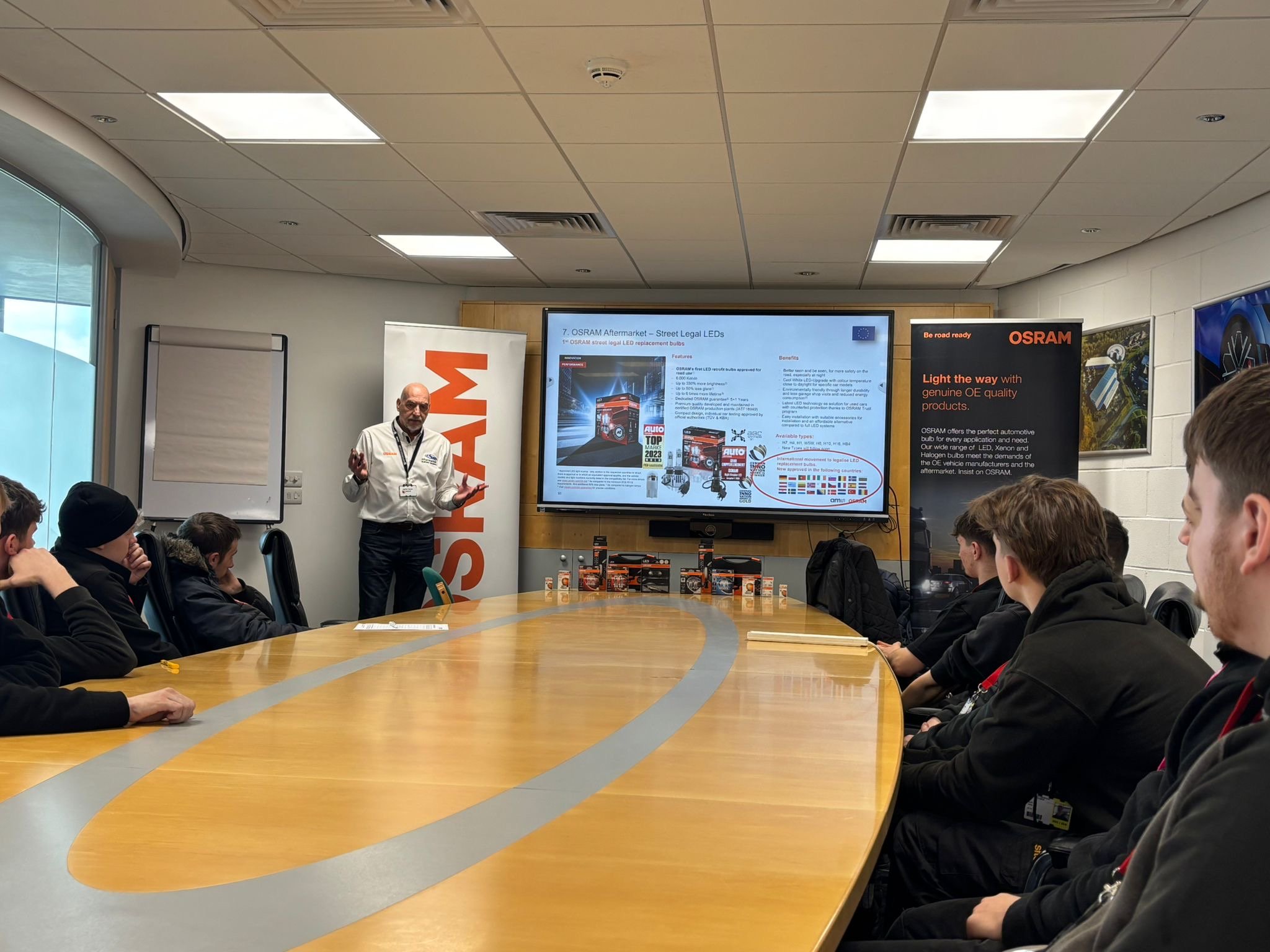 Automotive lighting specialist provides training to Nottingham students
