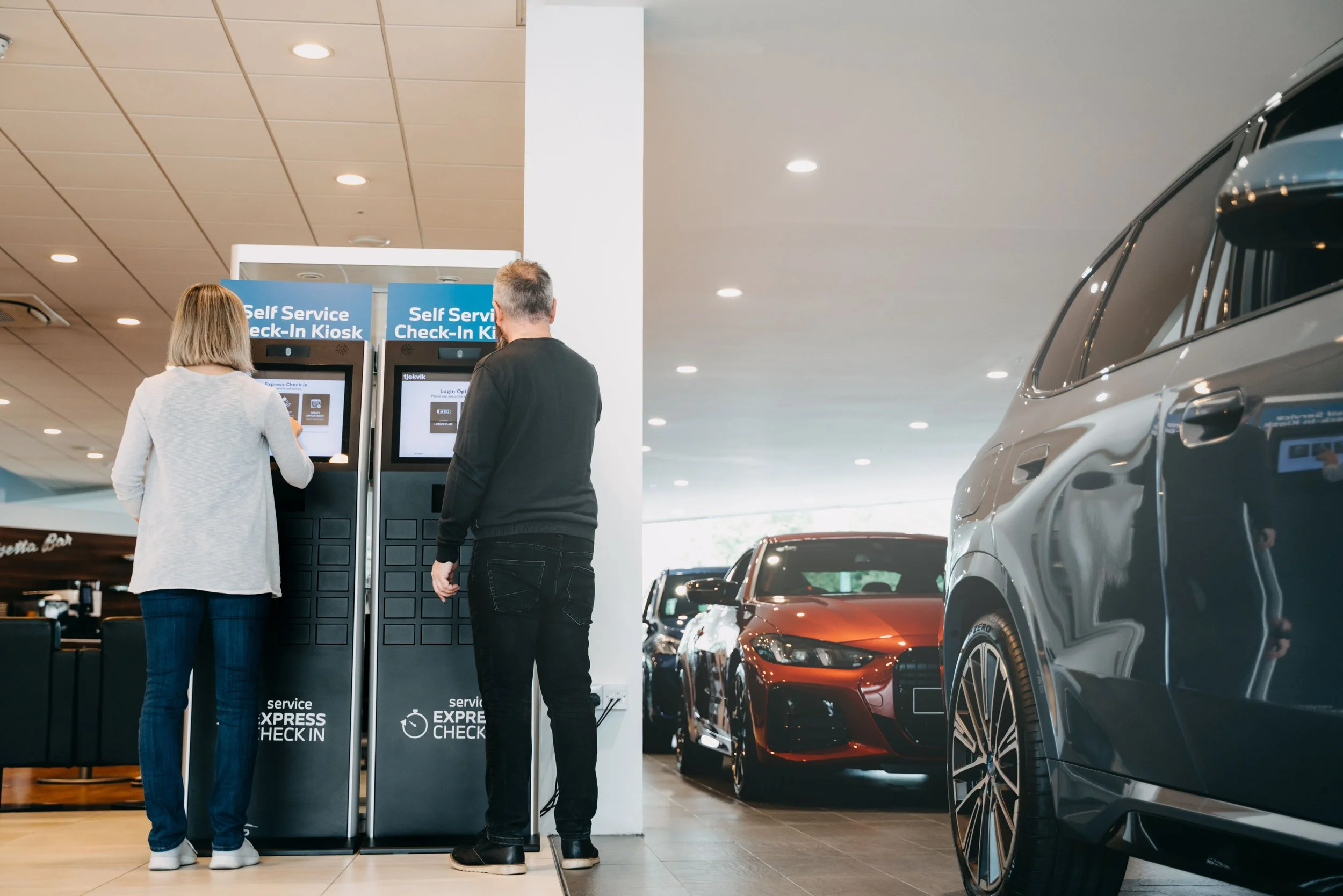 Nearly half of aftersales customers need to queue to speak to a service adviser