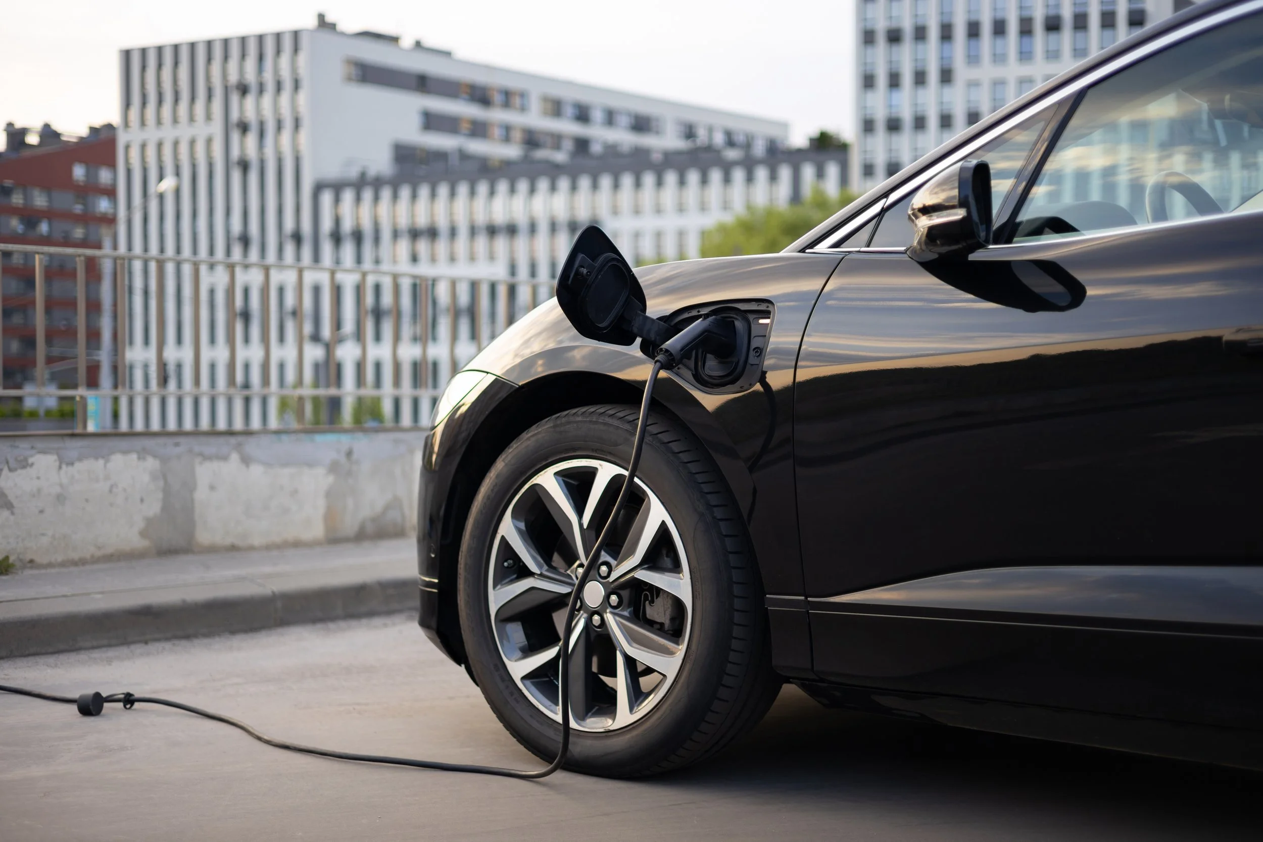 Motoring expert reveals four tips for EV charging without a driveway
