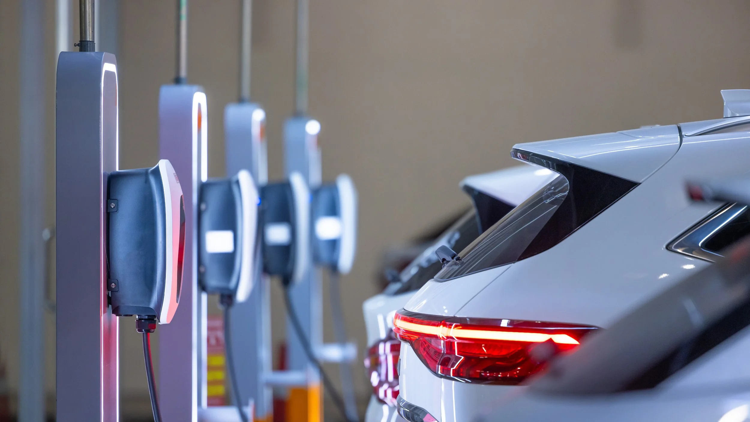 EV leaders respond as government consults on relaxing ZEV mandate and plug-in hybrid rules