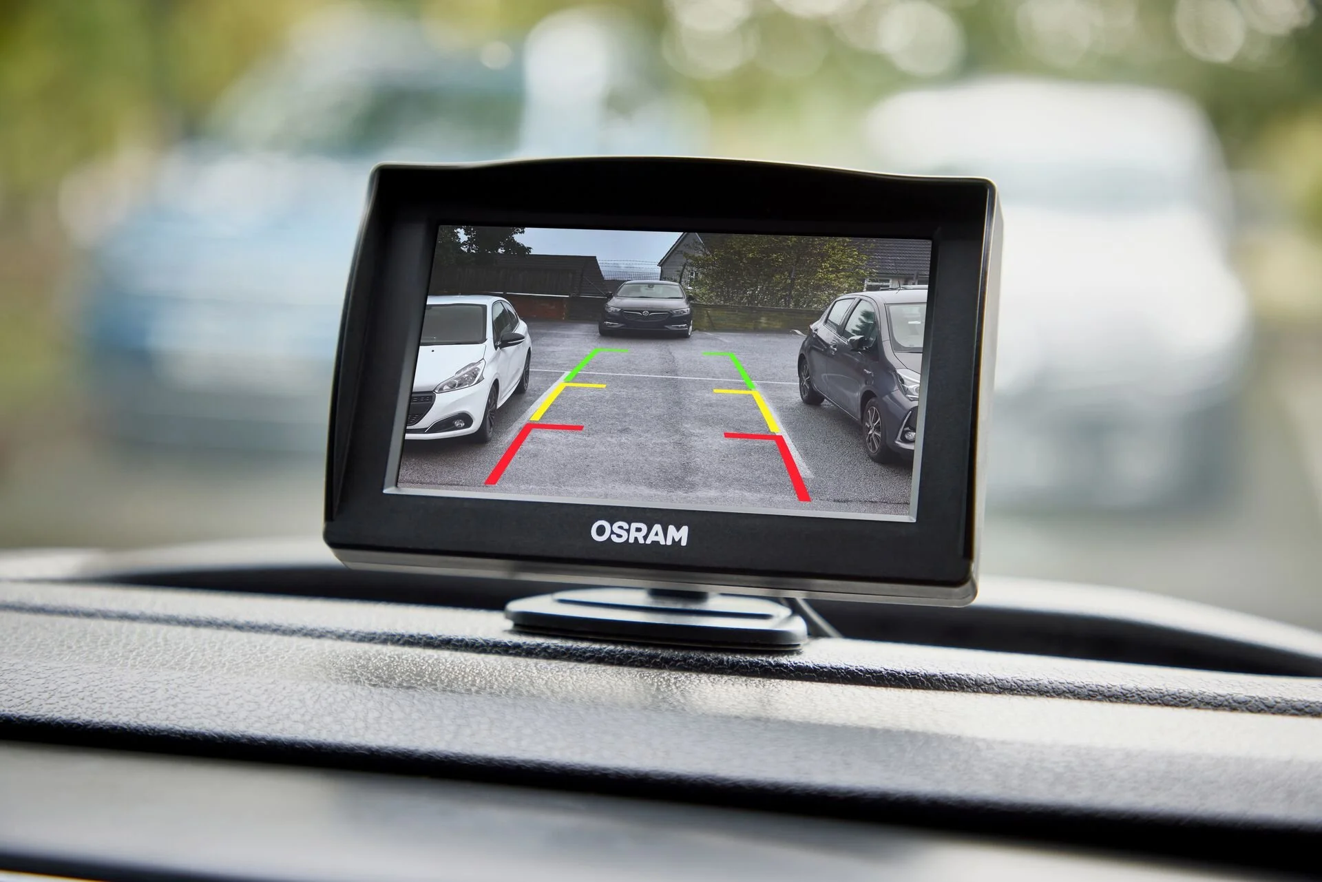 OSRAM has launched a new reversing camera OWRCS4, to complement its popular ROADsight 7” Wireless Reverseing Camera Kit
